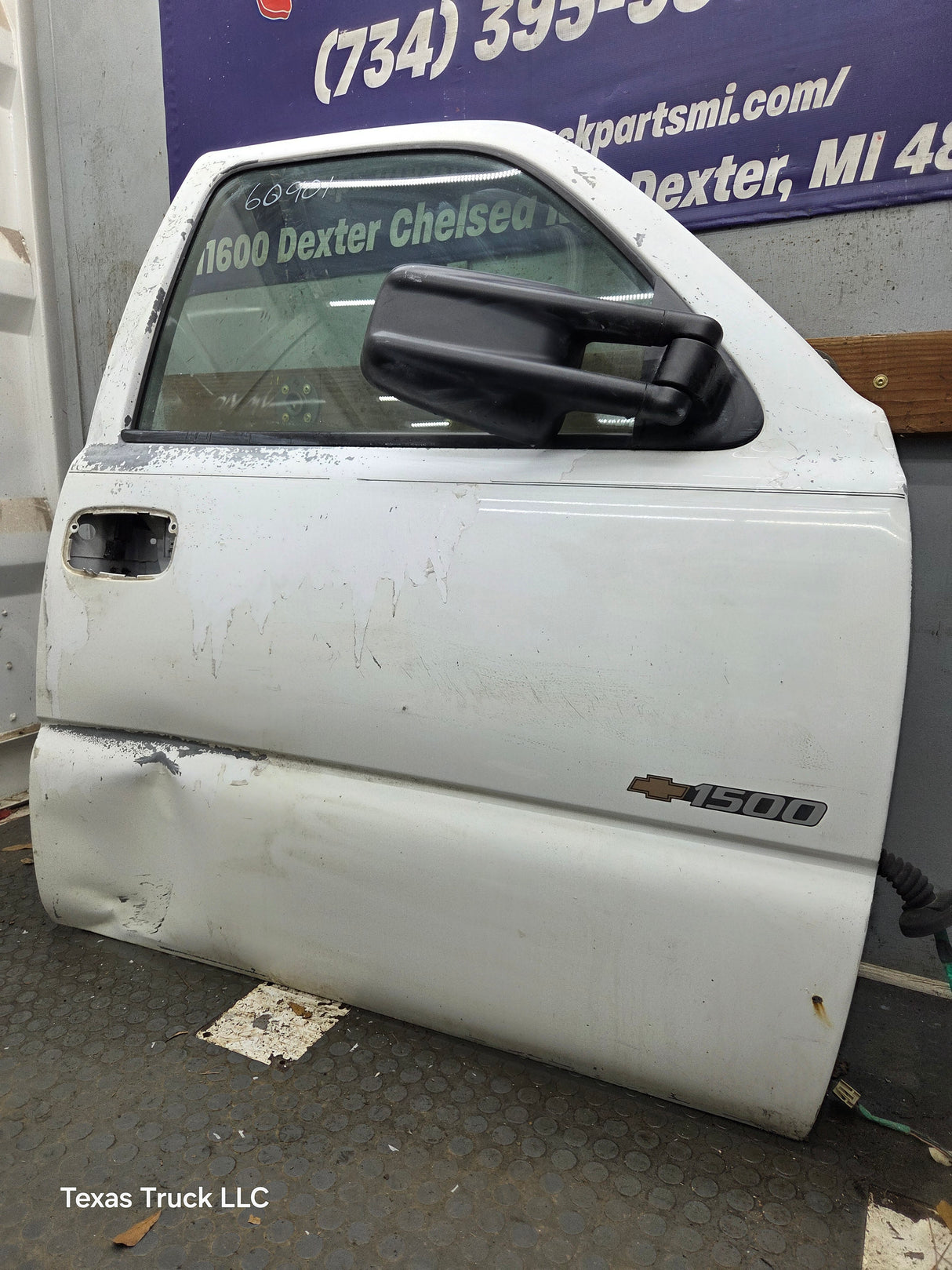 1999-2006 Chevrolet Silverado / GMC Sierra 1500 2500 3500 HD Front Passenger side Door RH