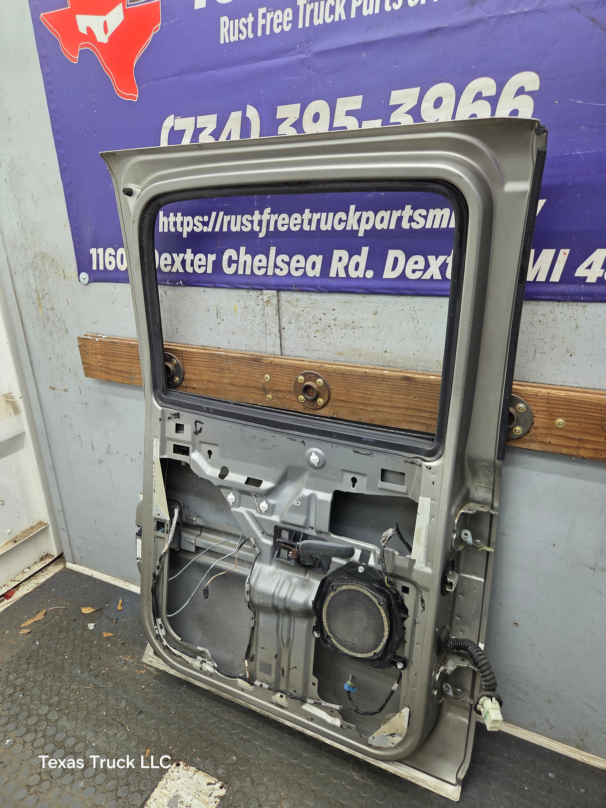 1999-2007 Chevrolet Silverado / GMC Sierra 1500 2500 3500 HD Rear Driver side LH Crew Cab rear door (Copy)
