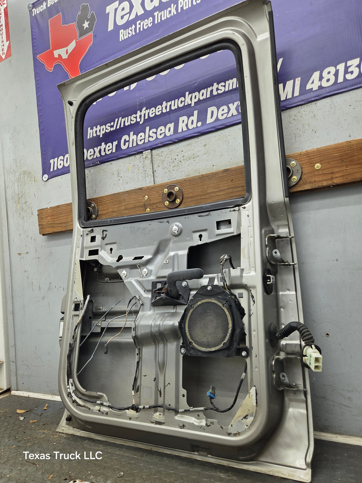 1999-2007 Chevrolet Silverado / GMC Sierra 1500 2500 3500 HD Rear Driver side LH Crew Cab rear door (Copy)