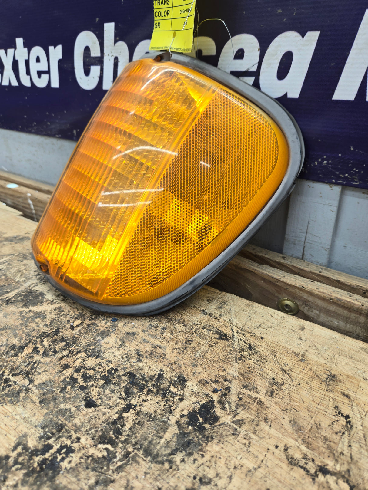 1992-2007 Ford Econoline E-150 E-250 E-350 E-450 LH Driver Side OEM Turn Signal Parking Light Assembly