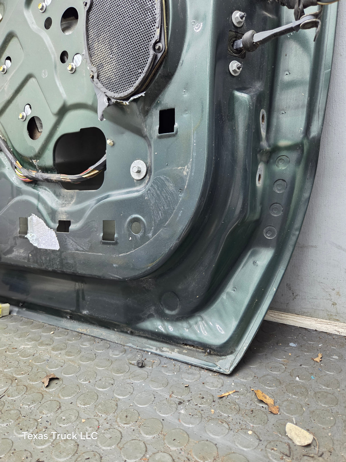 1999-2011 Ford Super Duty LH Driver Side Front Door F250 F350 F450 F550