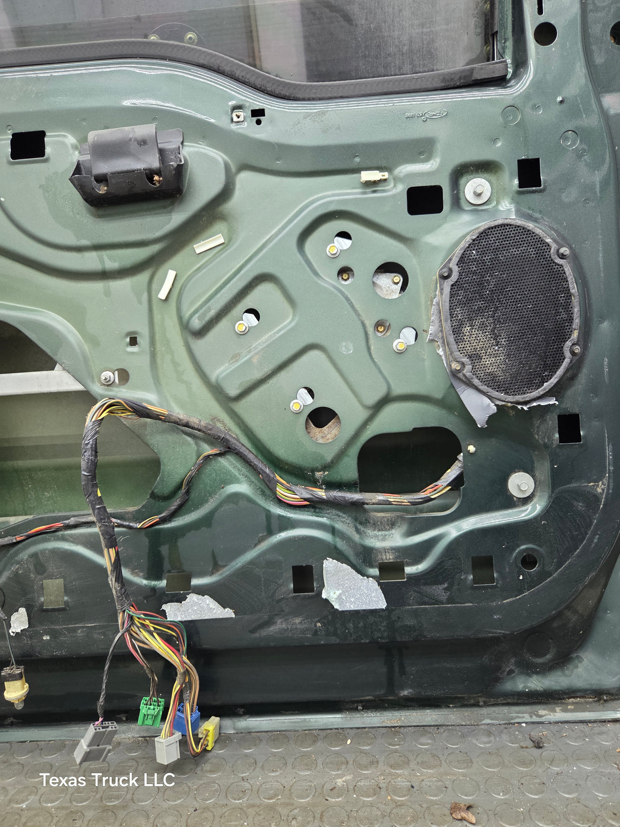 1999-2011 Ford Super Duty LH Driver Side Front Door F250 F350 F450 F550
