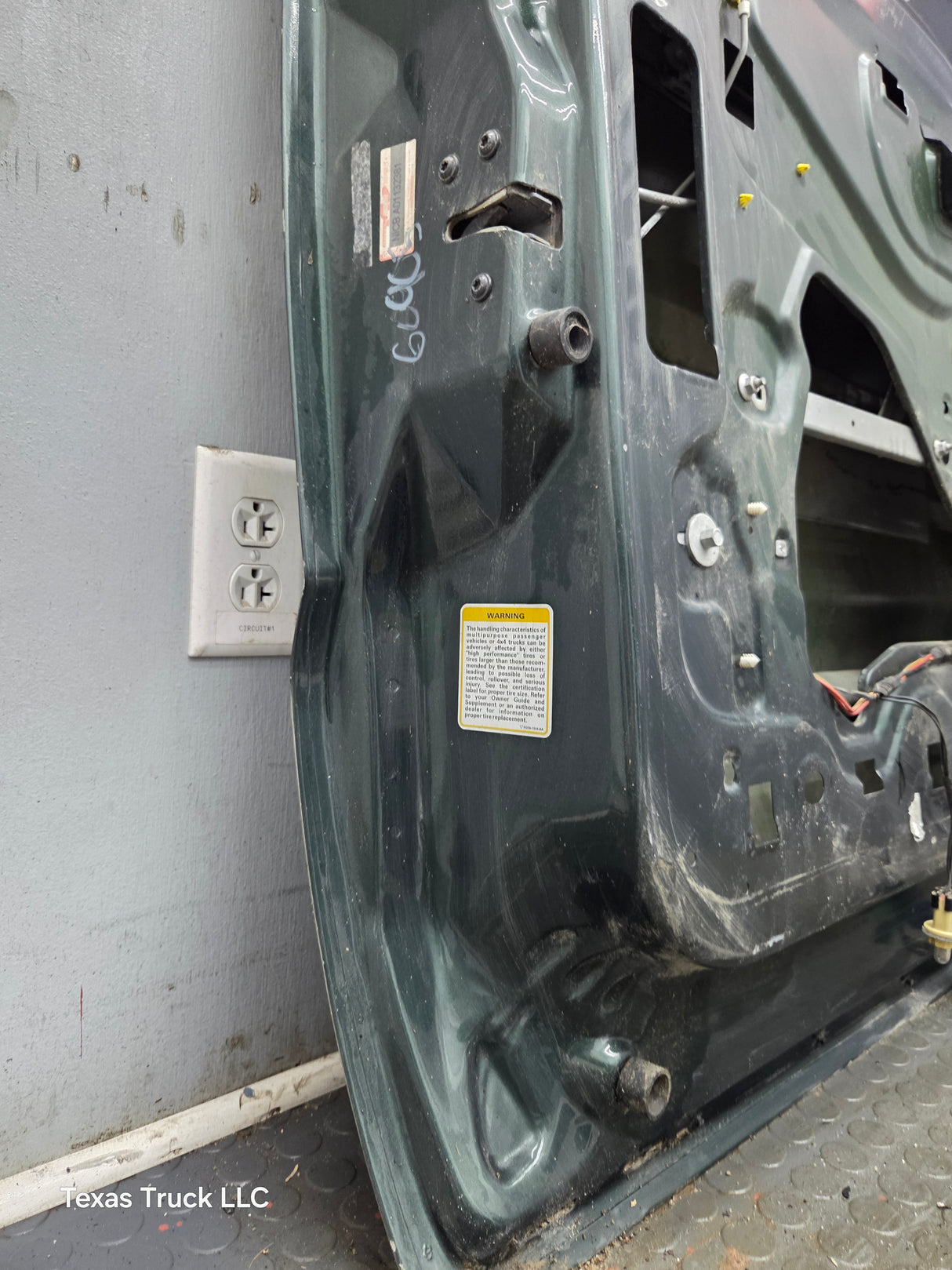 1999-2011 Ford Super Duty LH Driver Side Front Door F250 F350 F450 F550