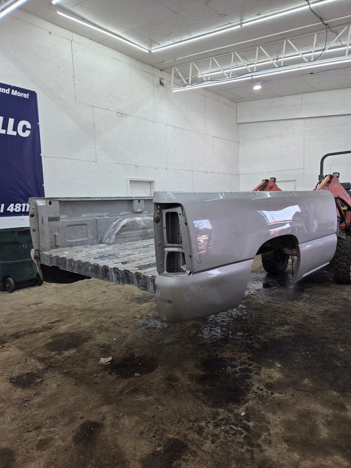 1999-2007 Chevrolet Silverado / GMC Sierra 1500 2500 3500 HD 8' Long Bed Truck Bed