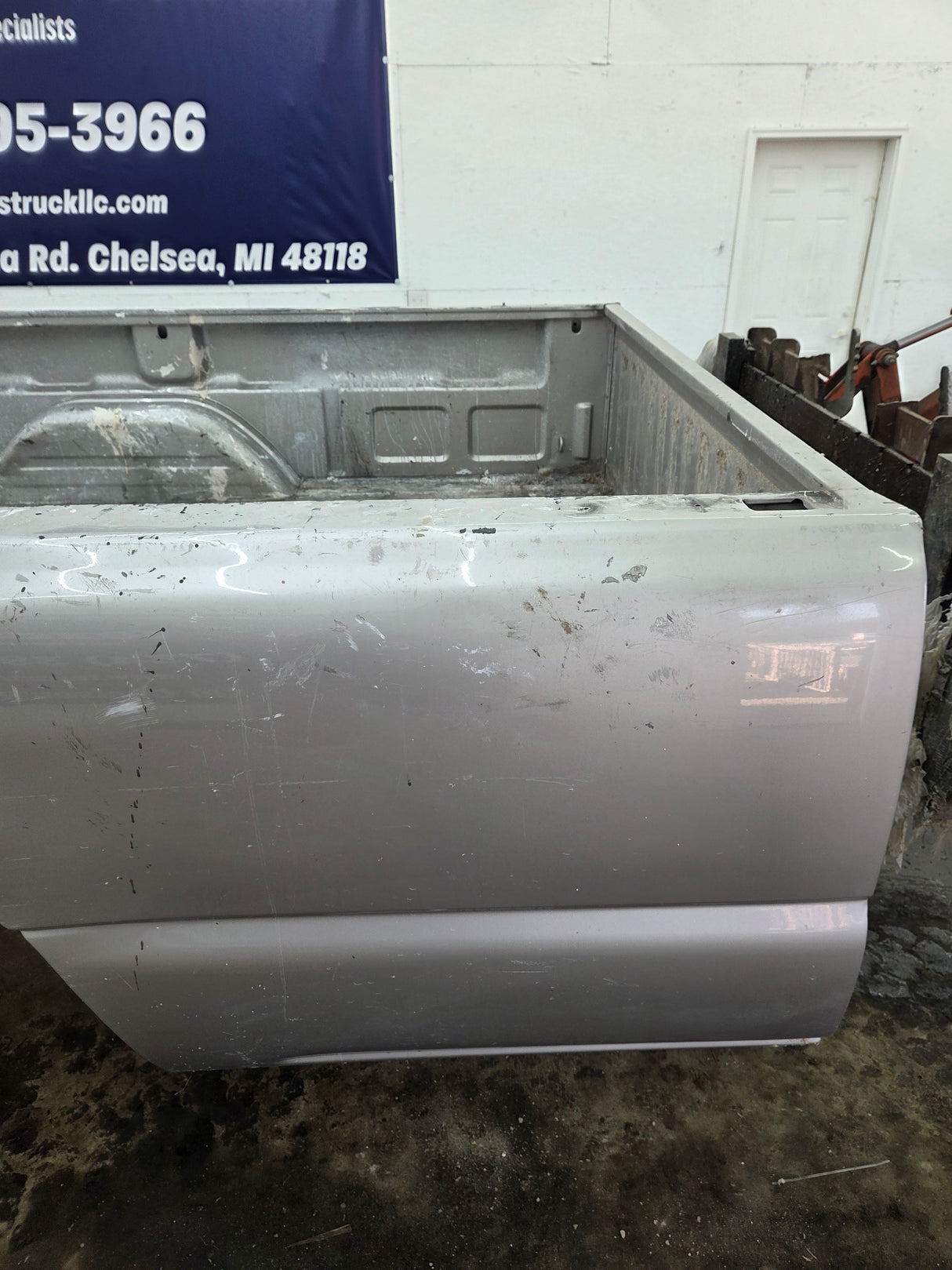 1999-2007 Chevrolet Silverado / GMC Sierra 1500 2500 3500 HD 8' Long Bed Truck Bed