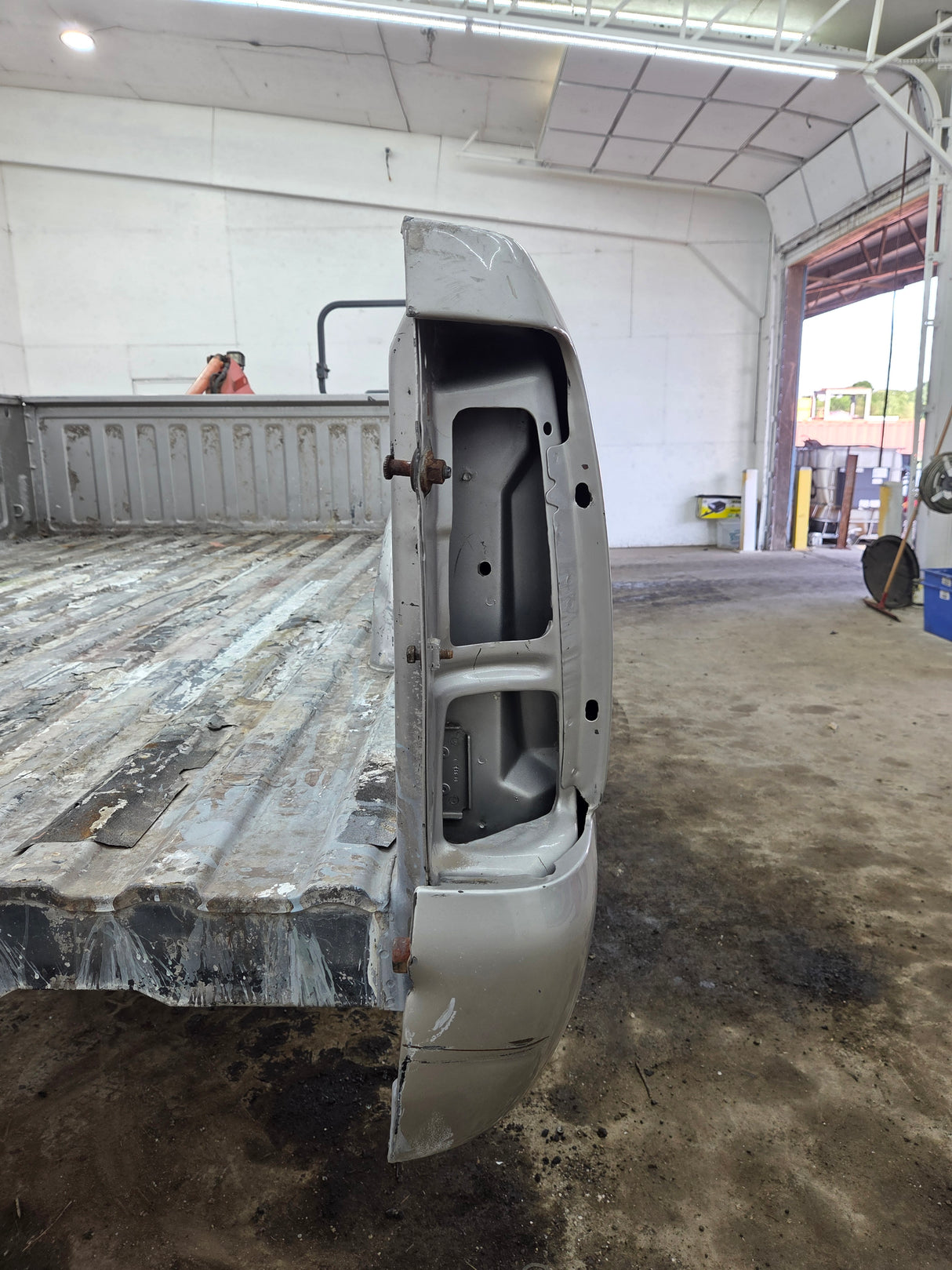 1999-2007 Chevrolet Silverado / GMC Sierra 1500 2500 3500 HD 8' Long Bed Truck Bed