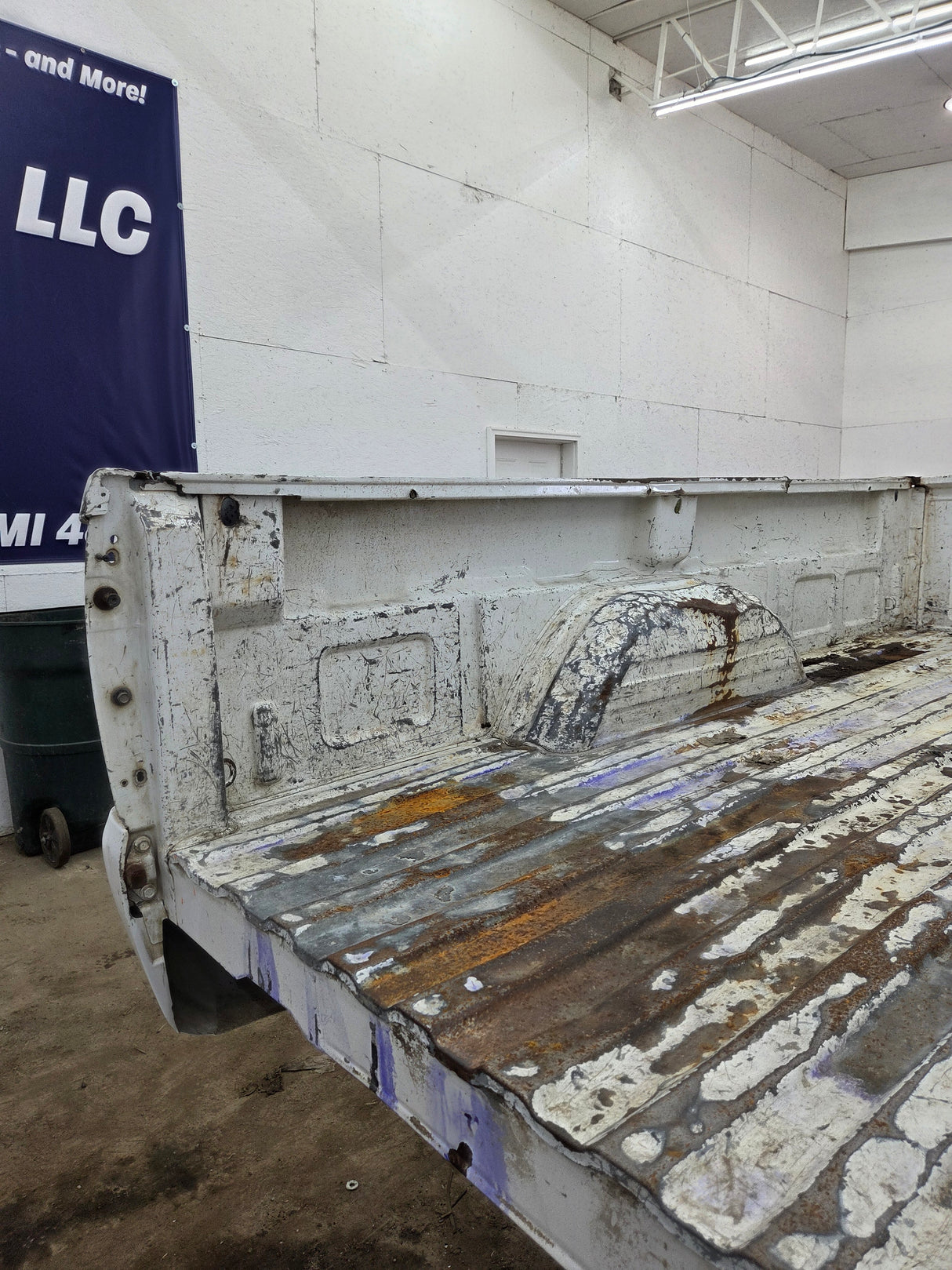 1999-2007 Chevrolet Silverado / GMC Sierra 1500 2500 3500 HD 8' Long Bed Truck Bed