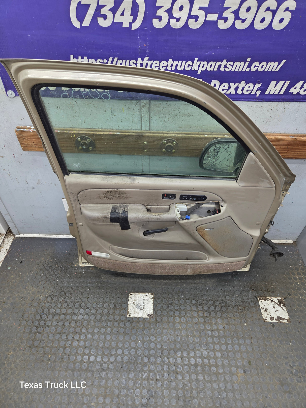 1999-2006 Chevrolet Silverado / GMC Sierra 1500 2500 3500 HD Front Driver Side Door LH