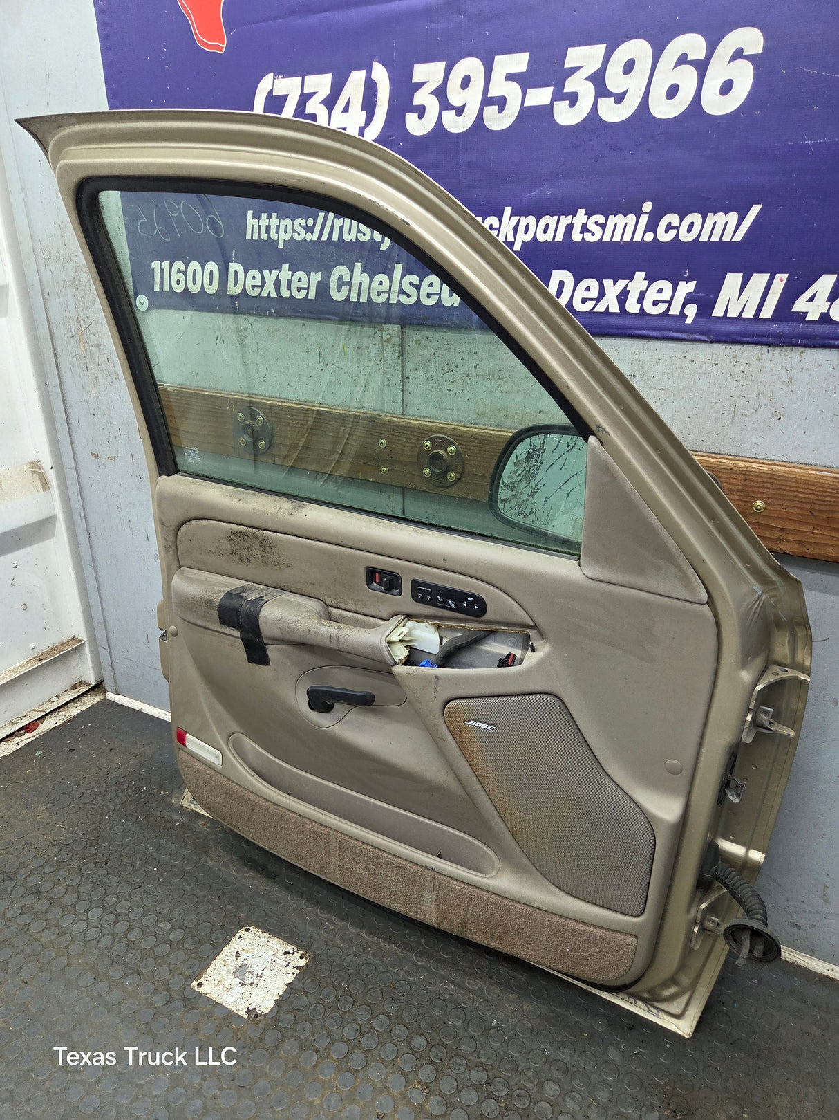1999-2006 Chevrolet Silverado / GMC Sierra 1500 2500 3500 HD Front Driver Side Door LH