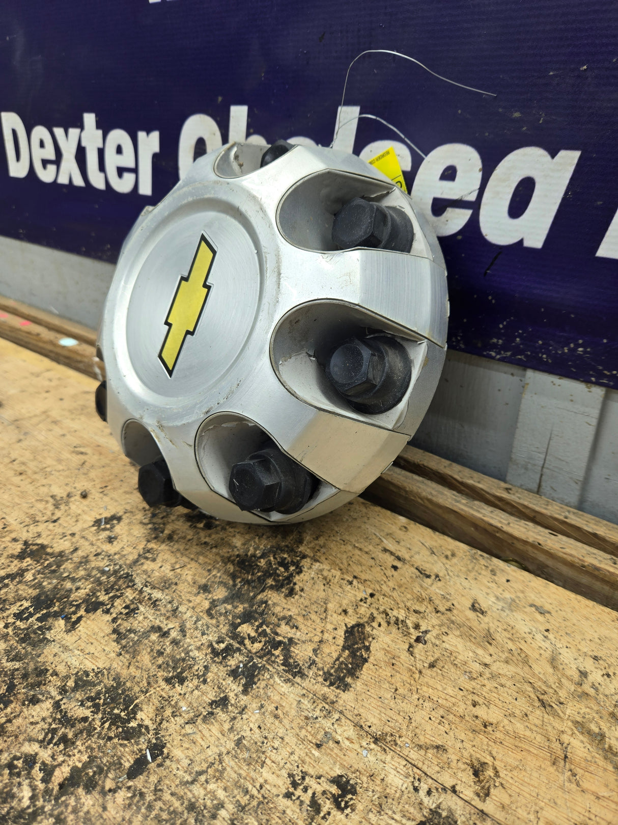 2007-2013 Chevy Silverado 2500 3500 Center Hub Cap P/N 9596342