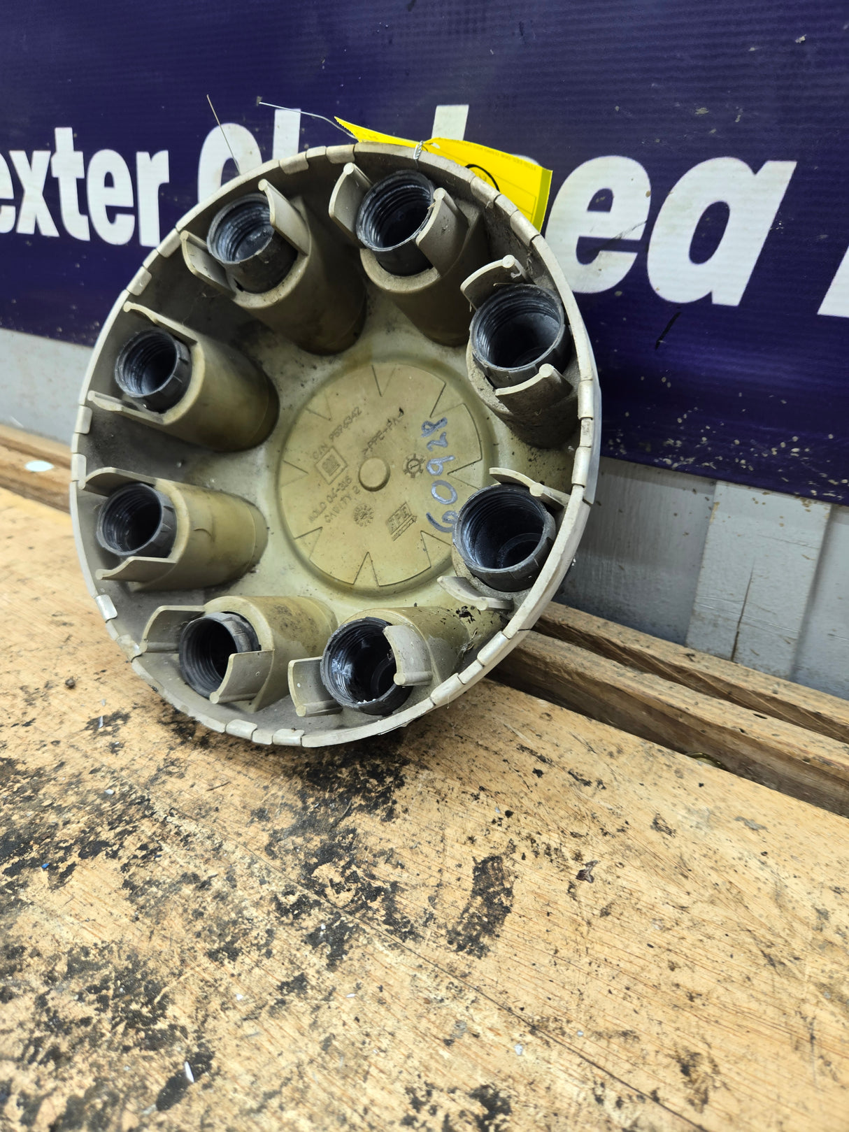 2007-2013 Chevy Silverado 2500 3500 Center Hub Cap P/N 9596342