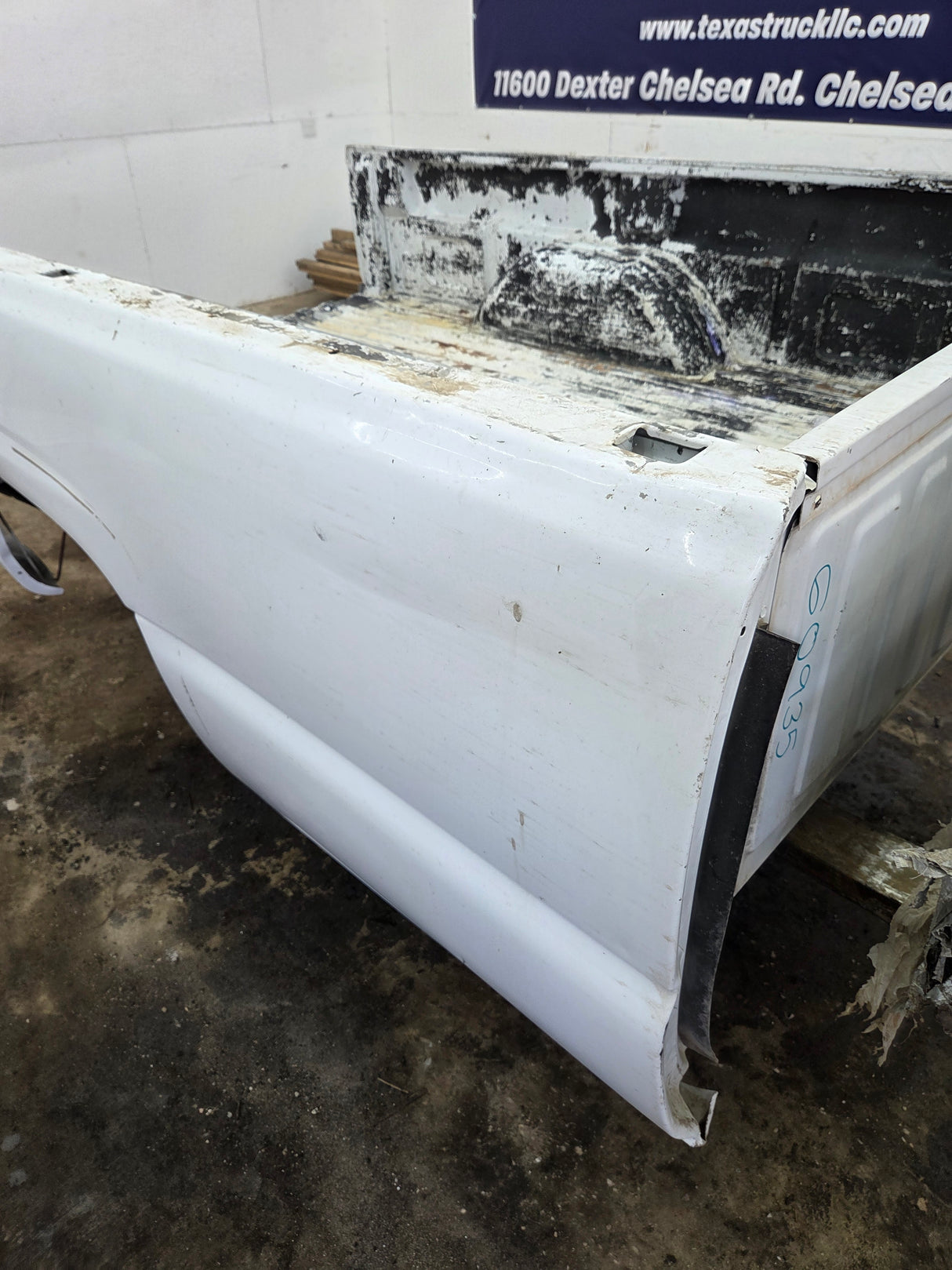 1999-2007 Chevrolet Silverado / GMC Sierra 1500 2500 3500 HD 8' Long Bed Truck Bed
