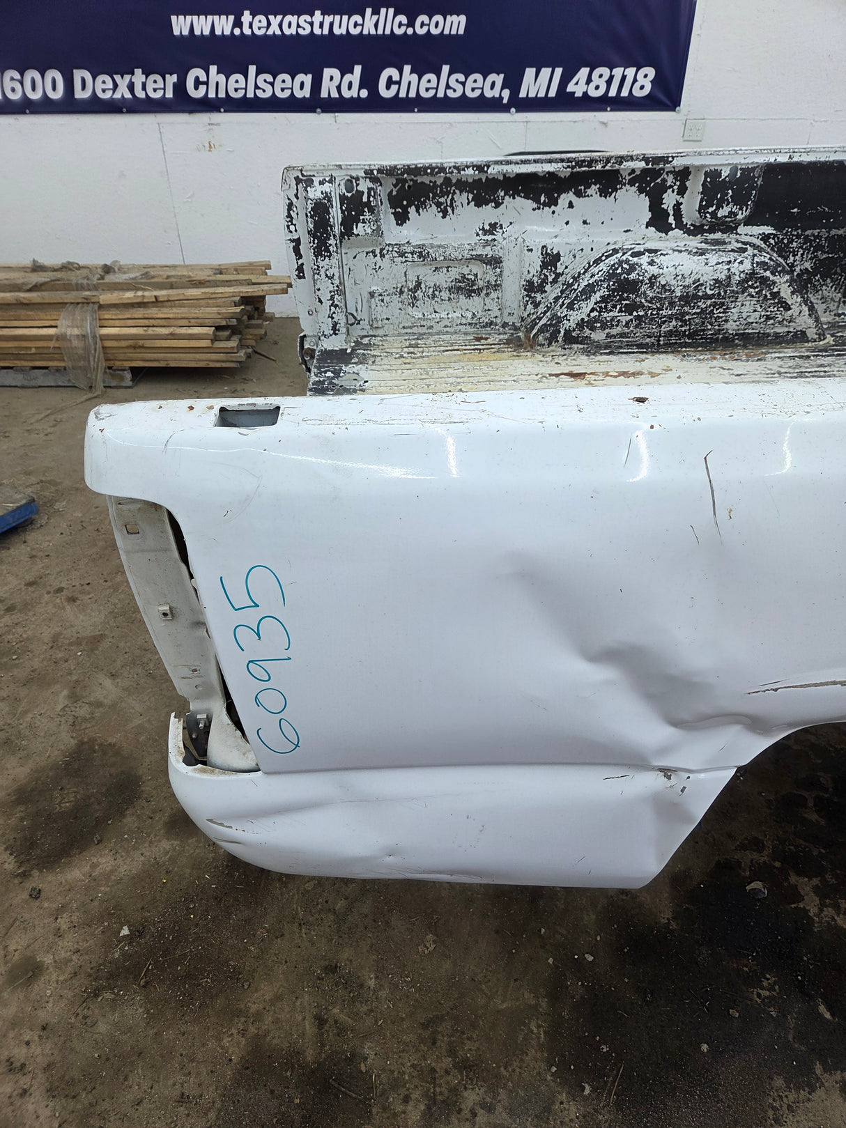 1999-2007 Chevrolet Silverado / GMC Sierra 1500 2500 3500 HD 8' Long Bed Truck Bed