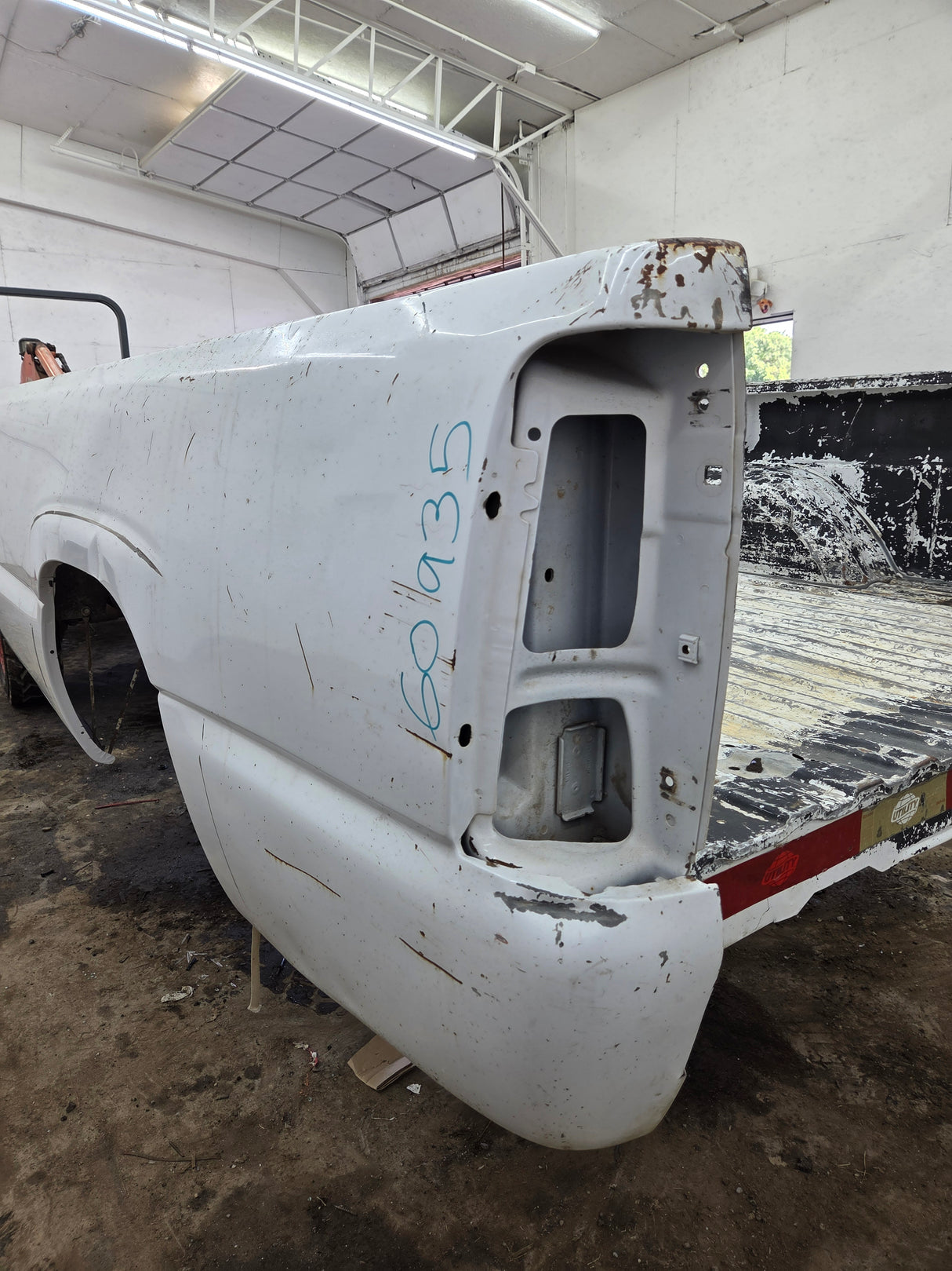 1999-2007 Chevrolet Silverado / GMC Sierra 1500 2500 3500 HD 8' Long Bed Truck Bed