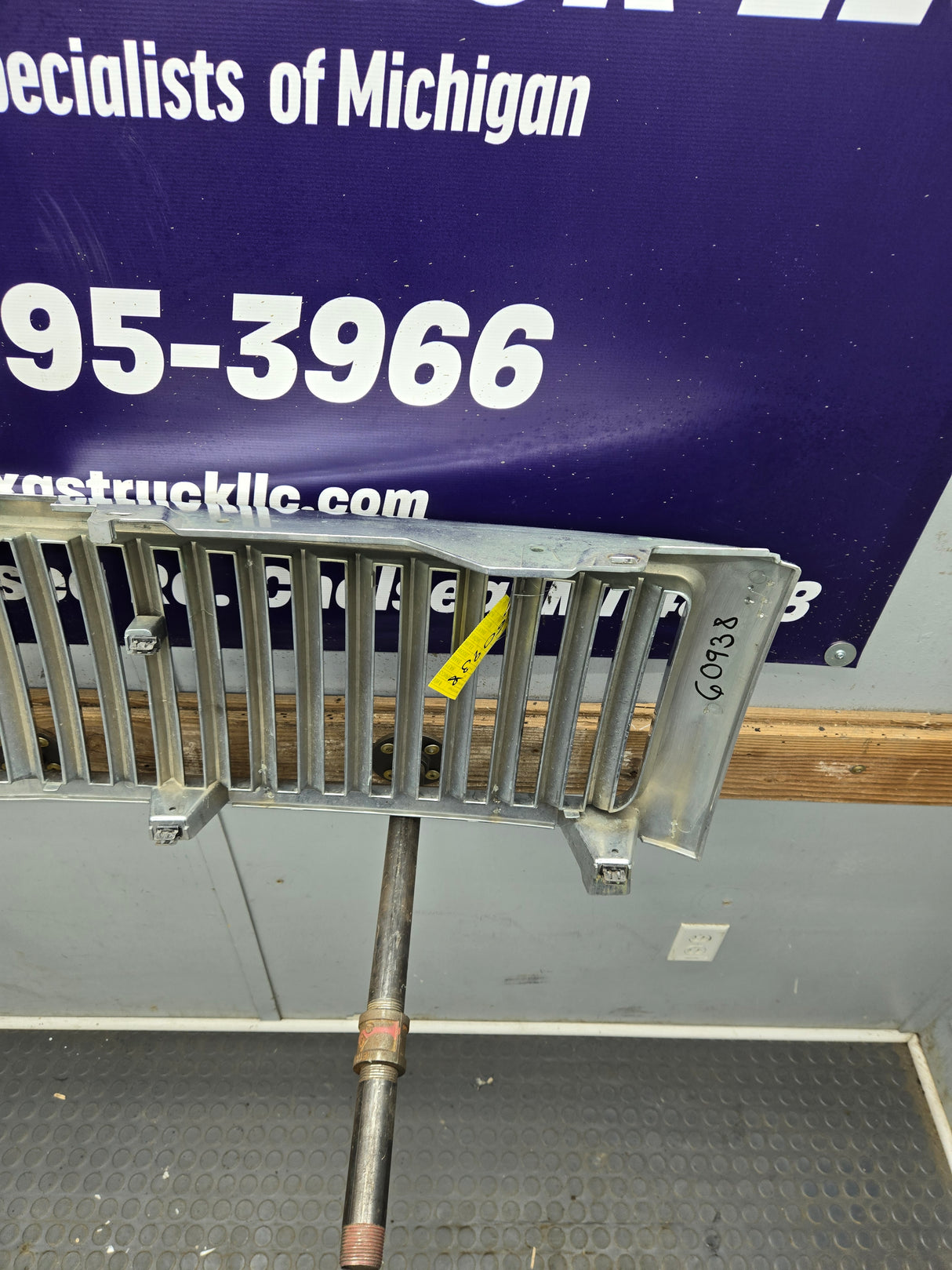 2007-2013 Chevrolet Silverado 1500 Chrome Grille