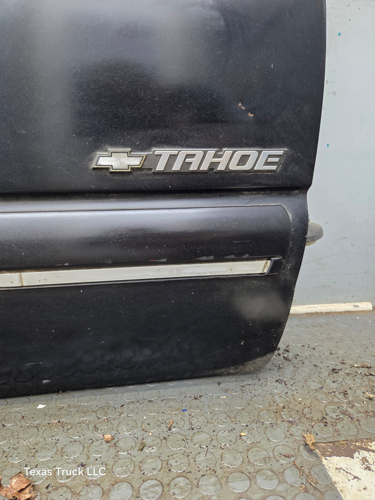 1999-2006 Chevrolet Silverado / GMC Sierra 1500 2500 3500 HD Front Passenger Side Door RH
