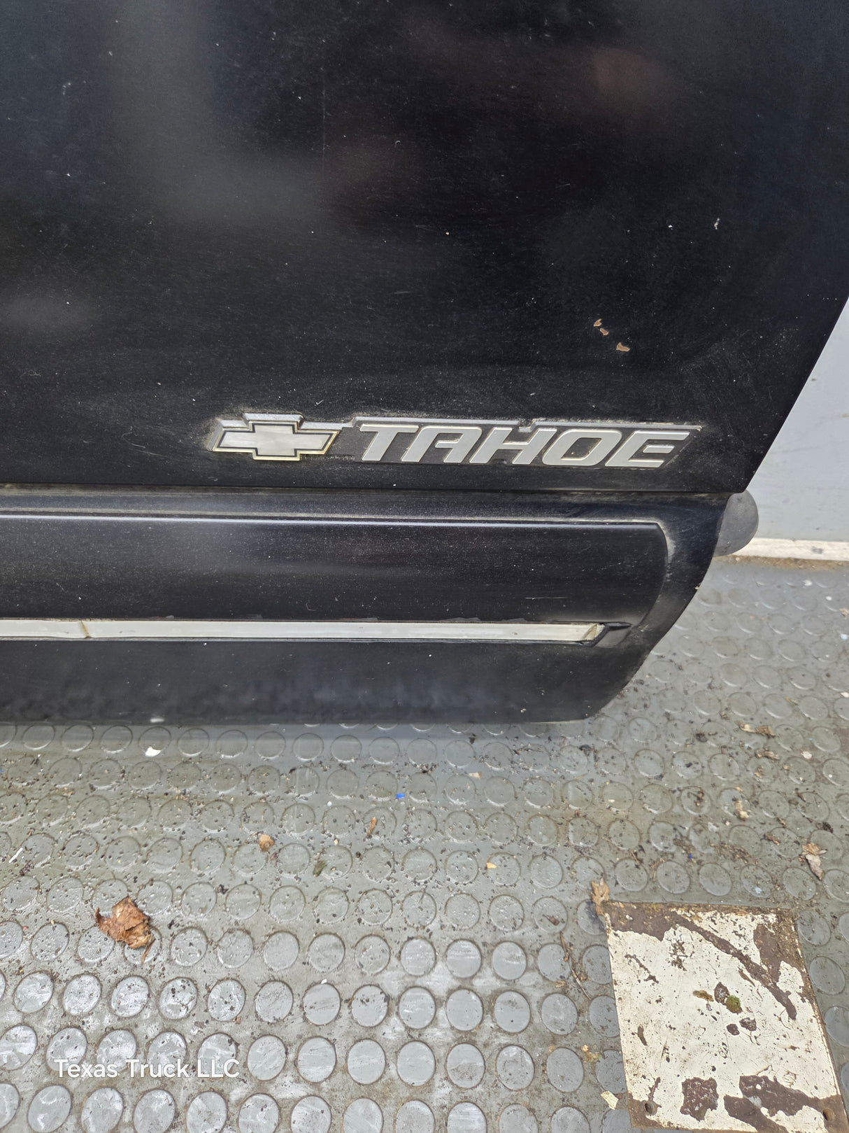 1999-2006 Chevrolet Silverado / GMC Sierra 1500 2500 3500 HD Front Passenger Side Door RH