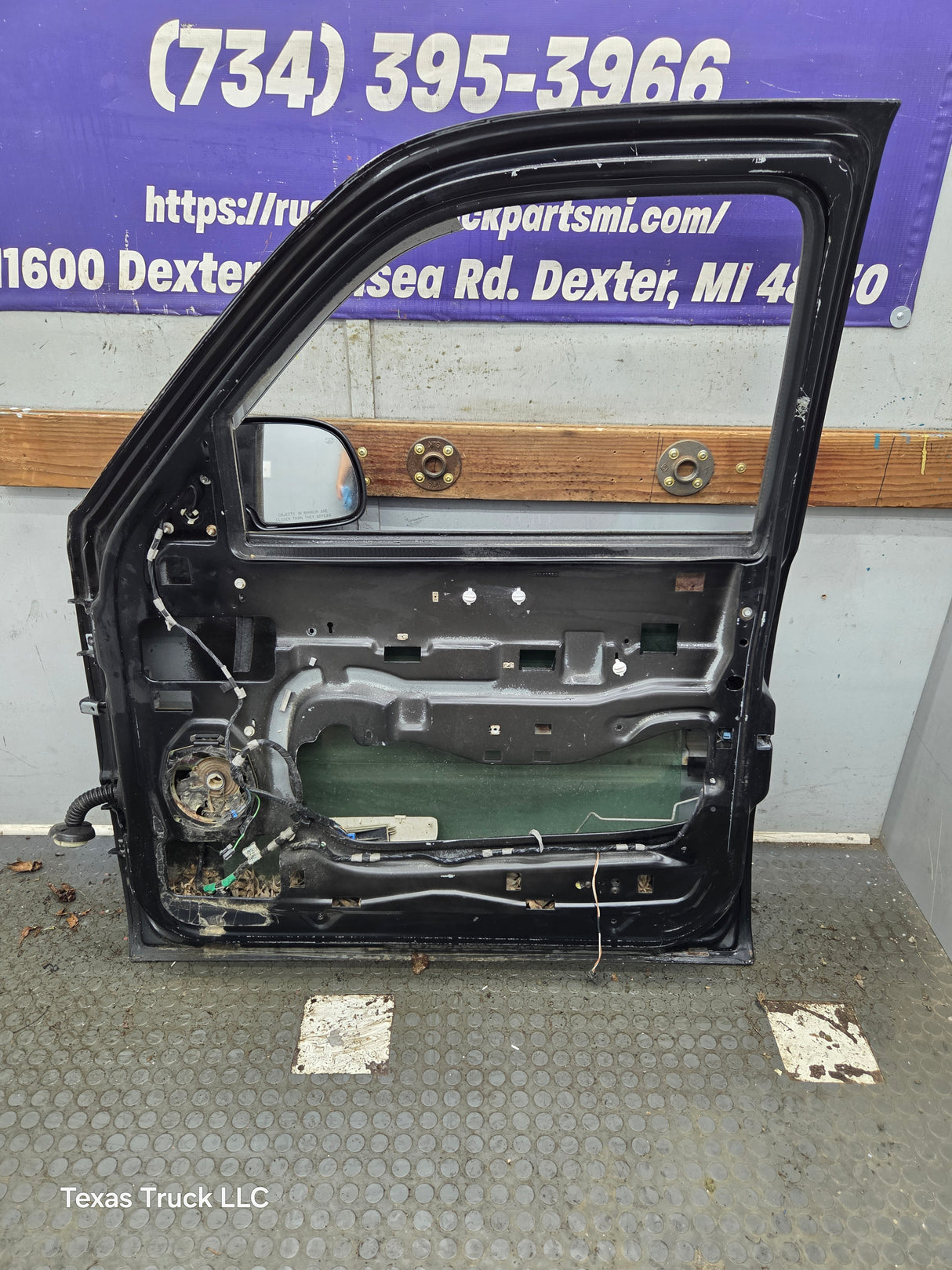 1999-2006 Chevrolet Silverado / GMC Sierra 1500 2500 3500 HD Front Passenger Side Door RH