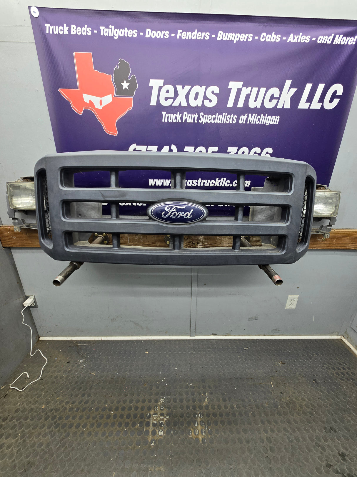 2005-2007 Ford Super Duty Excursion Header Panel / Grill Support F250 F350 F450 F550