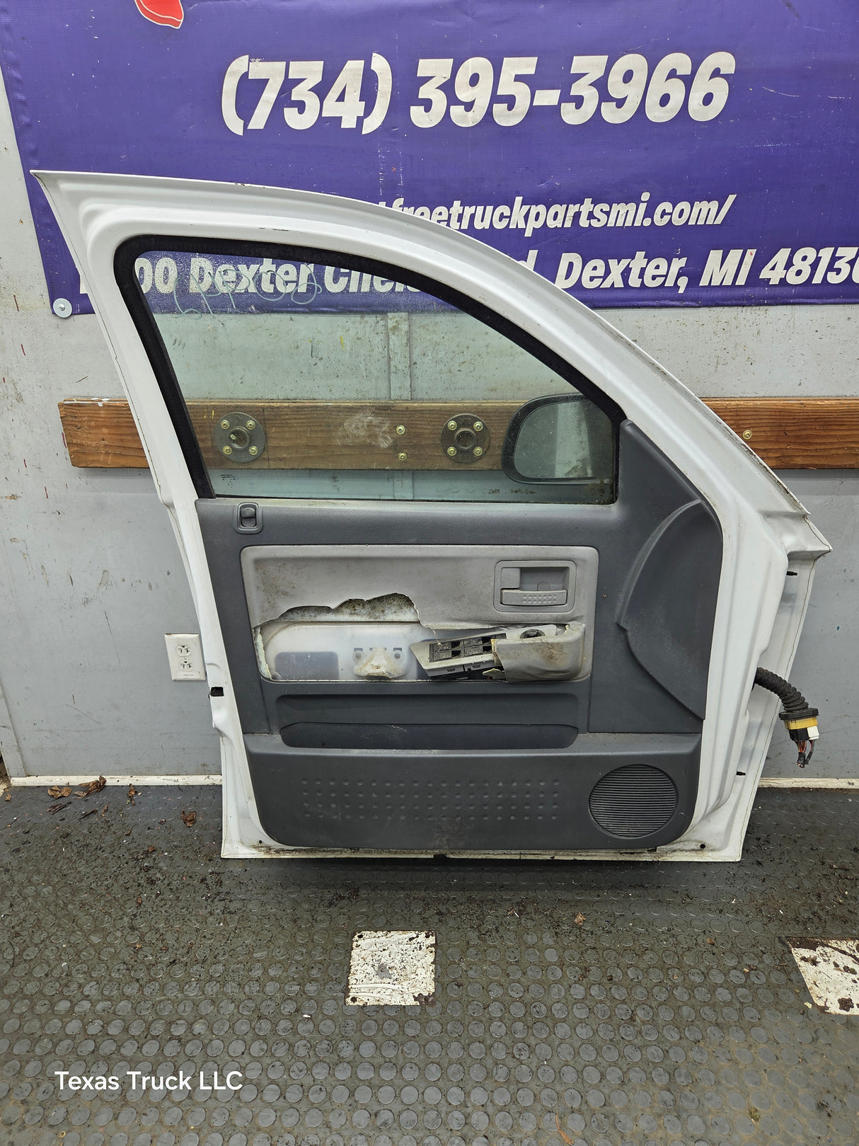 2005-2011 Dodge Dakota Driver Side LH Front Door