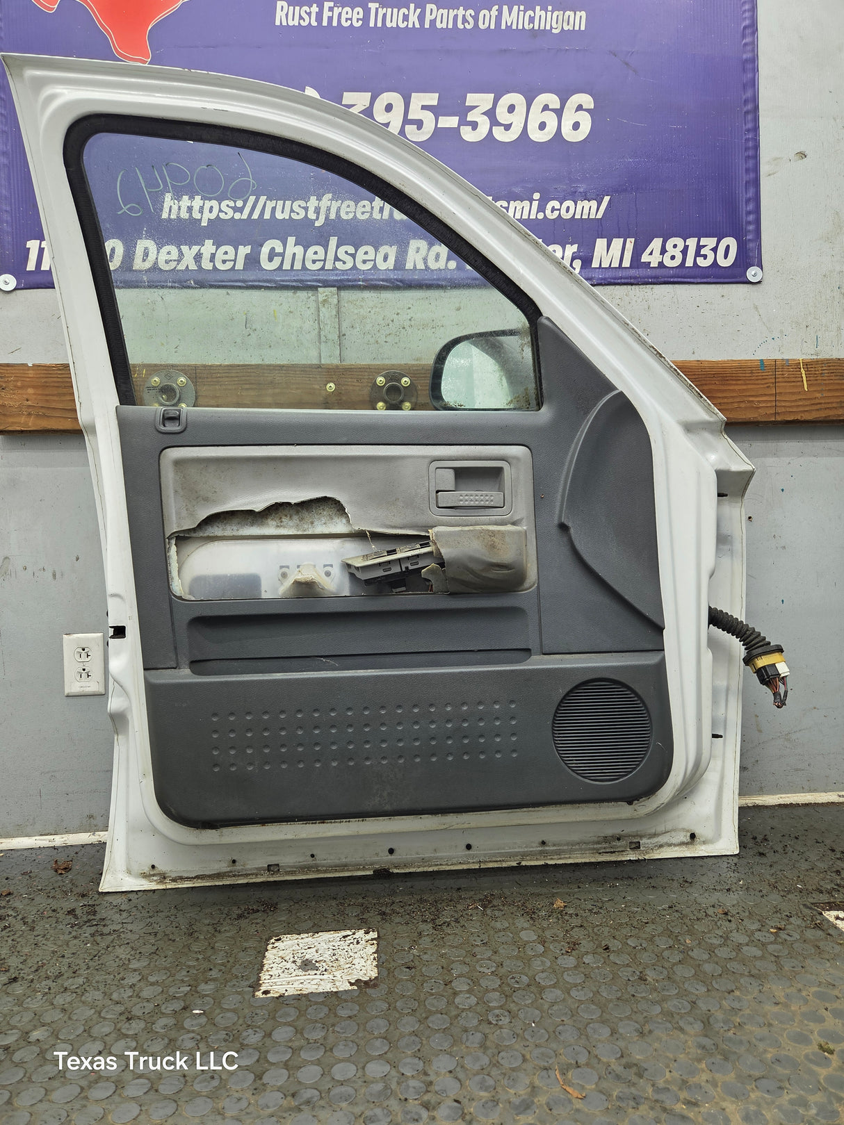 2005-2011 Dodge Dakota Driver Side LH Front Door