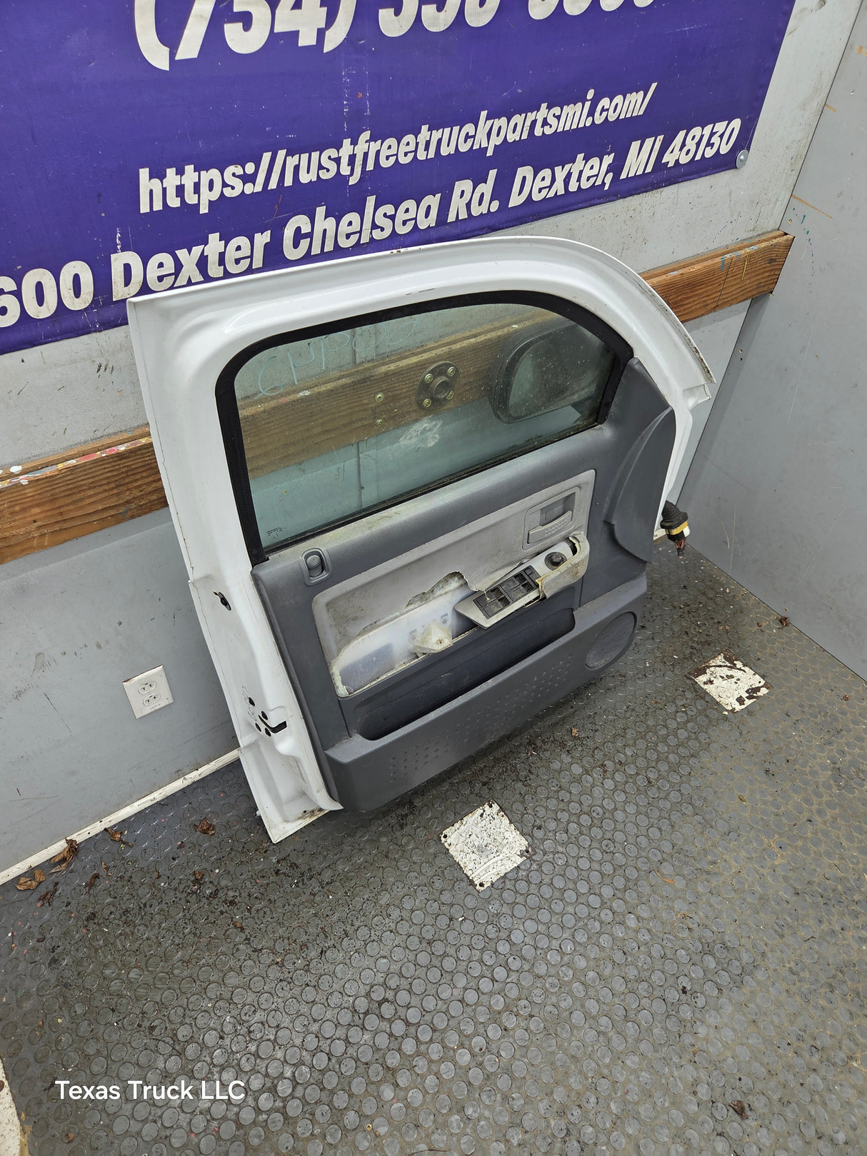 2005-2011 Dodge Dakota Driver Side LH Front Door