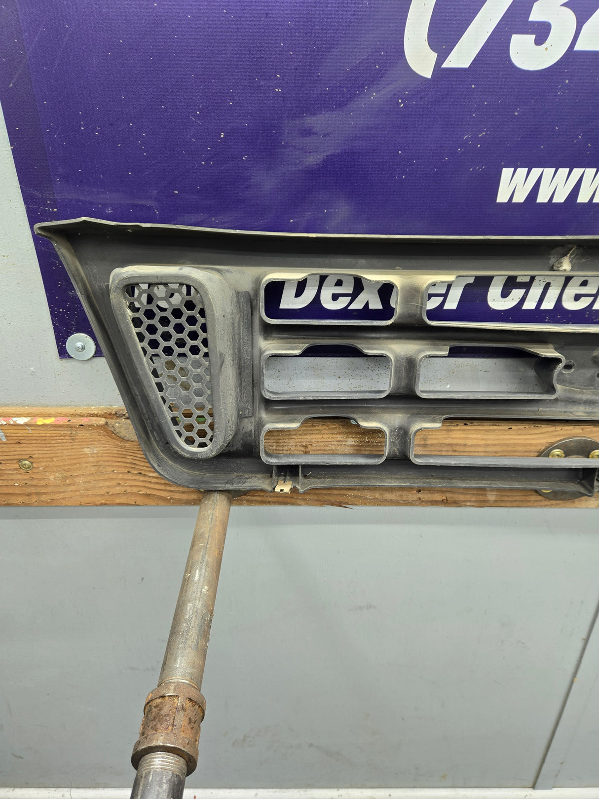 2004-2007 E-150 E-250 E-350 E-450 Econoline Van Grill