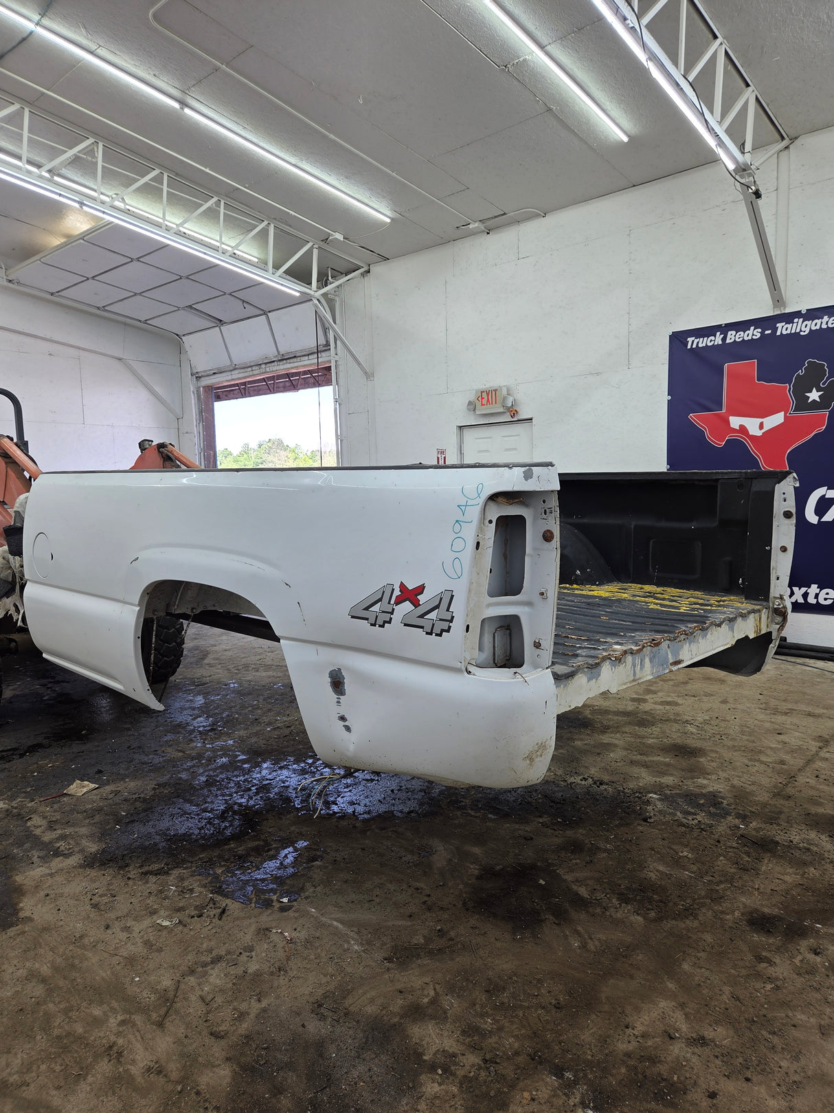 1999-2007 Chevrolet Silverado / GMC Sierra 1500 2500 3500 HD 8' Long Bed Truck Bed