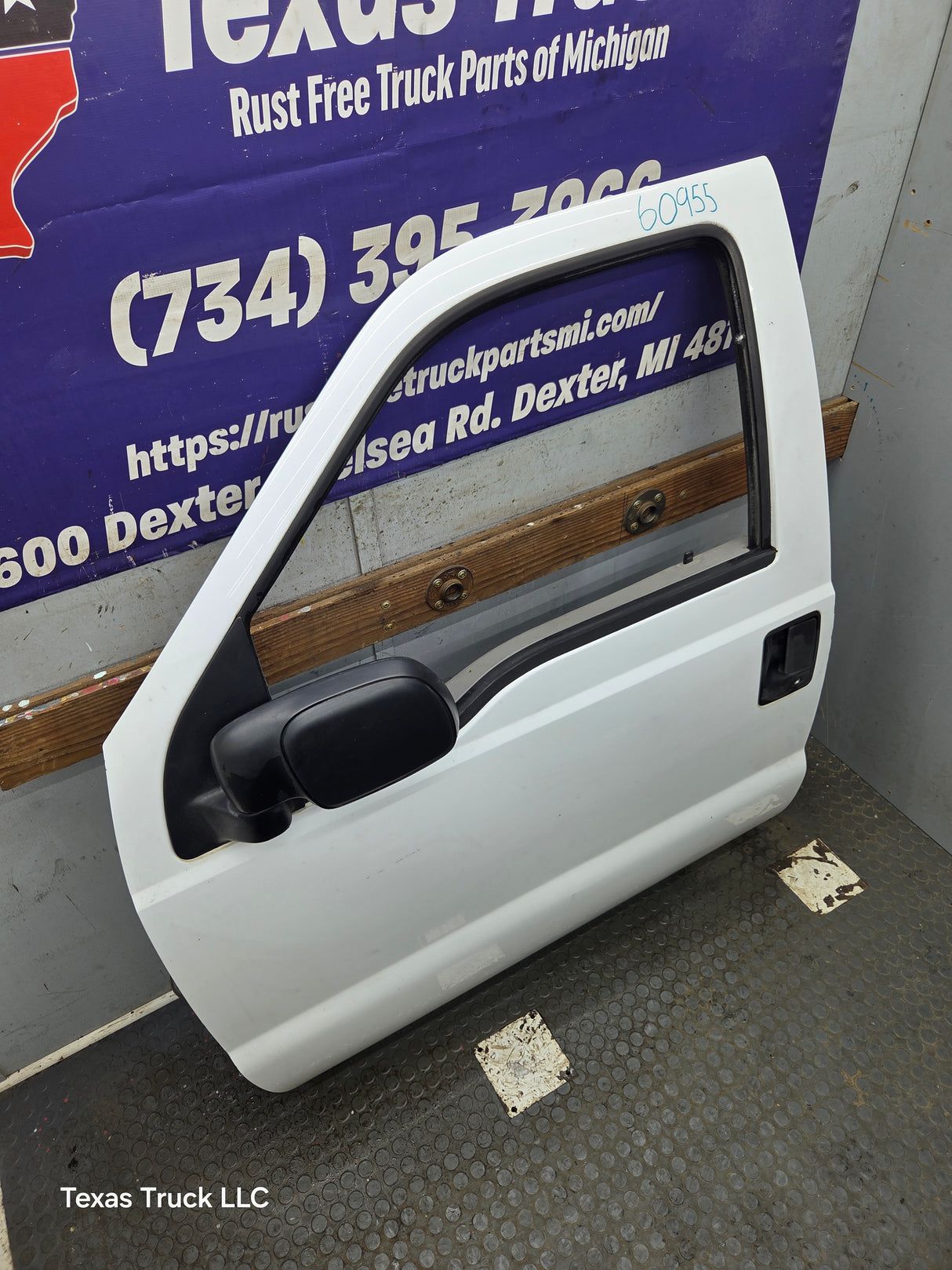 1999-2011 Ford Super Duty LH Driver Side Front Door F250 F350 F450 F550