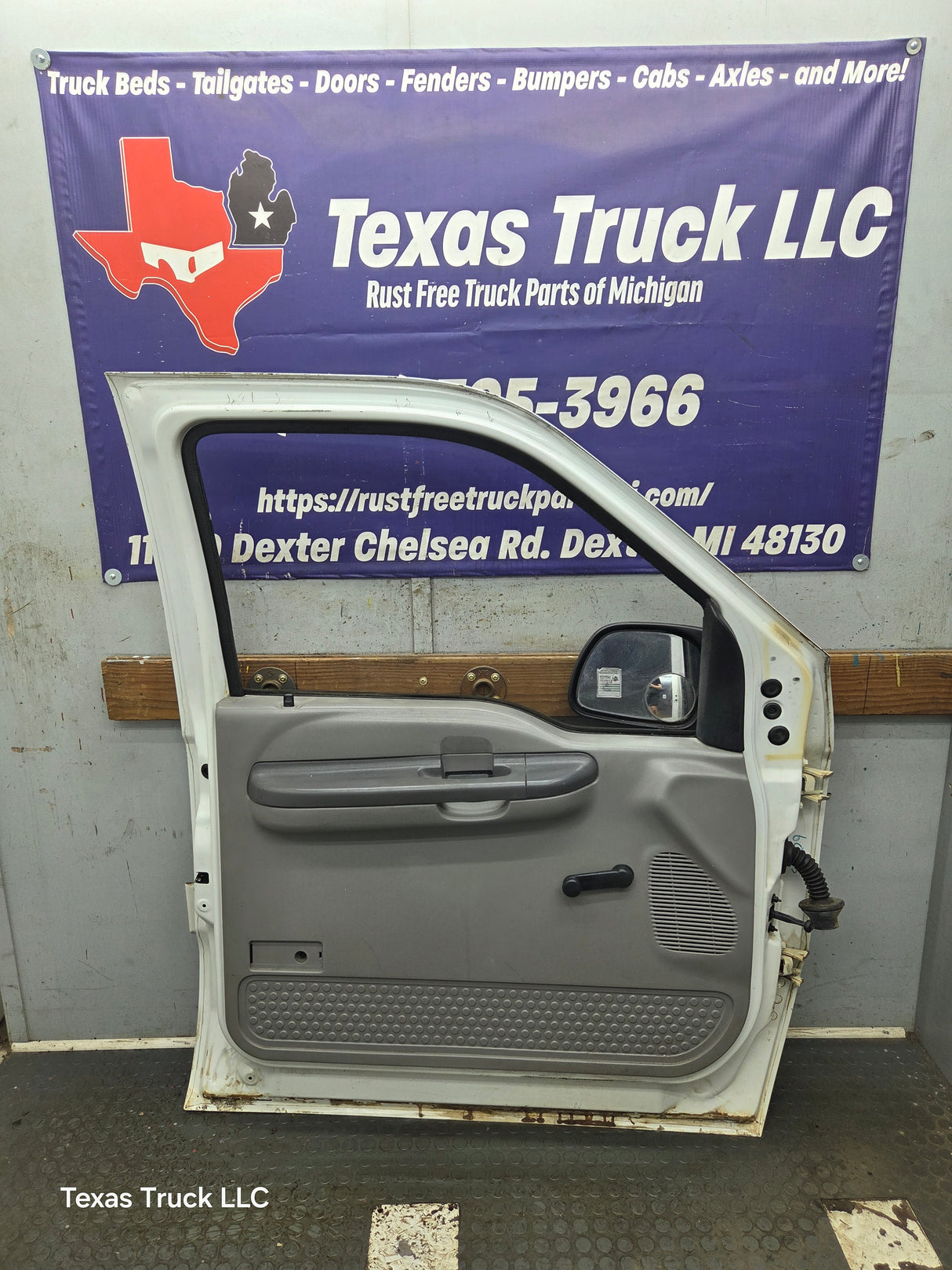 1999-2011 Ford Super Duty LH Driver Side Front Door F250 F350 F450 F550