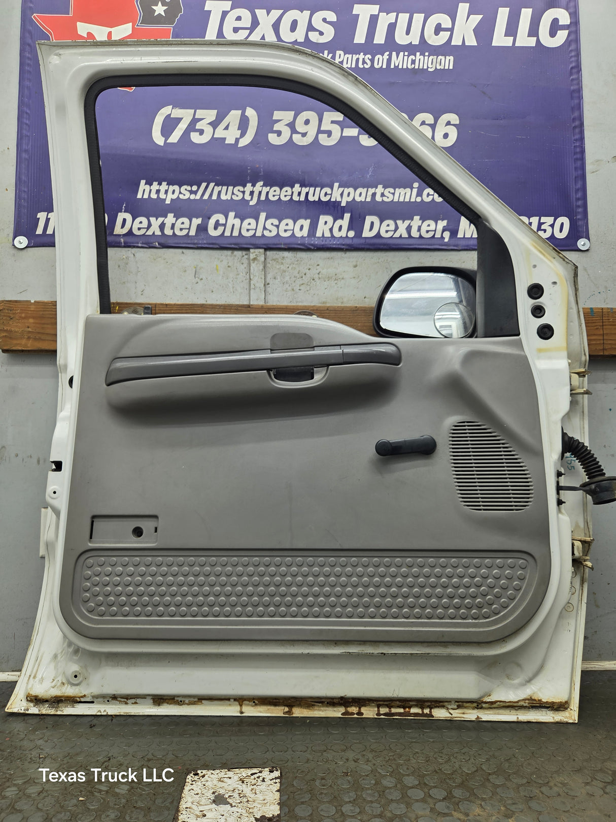 1999-2011 Ford Super Duty LH Driver Side Front Door F250 F350 F450 F550