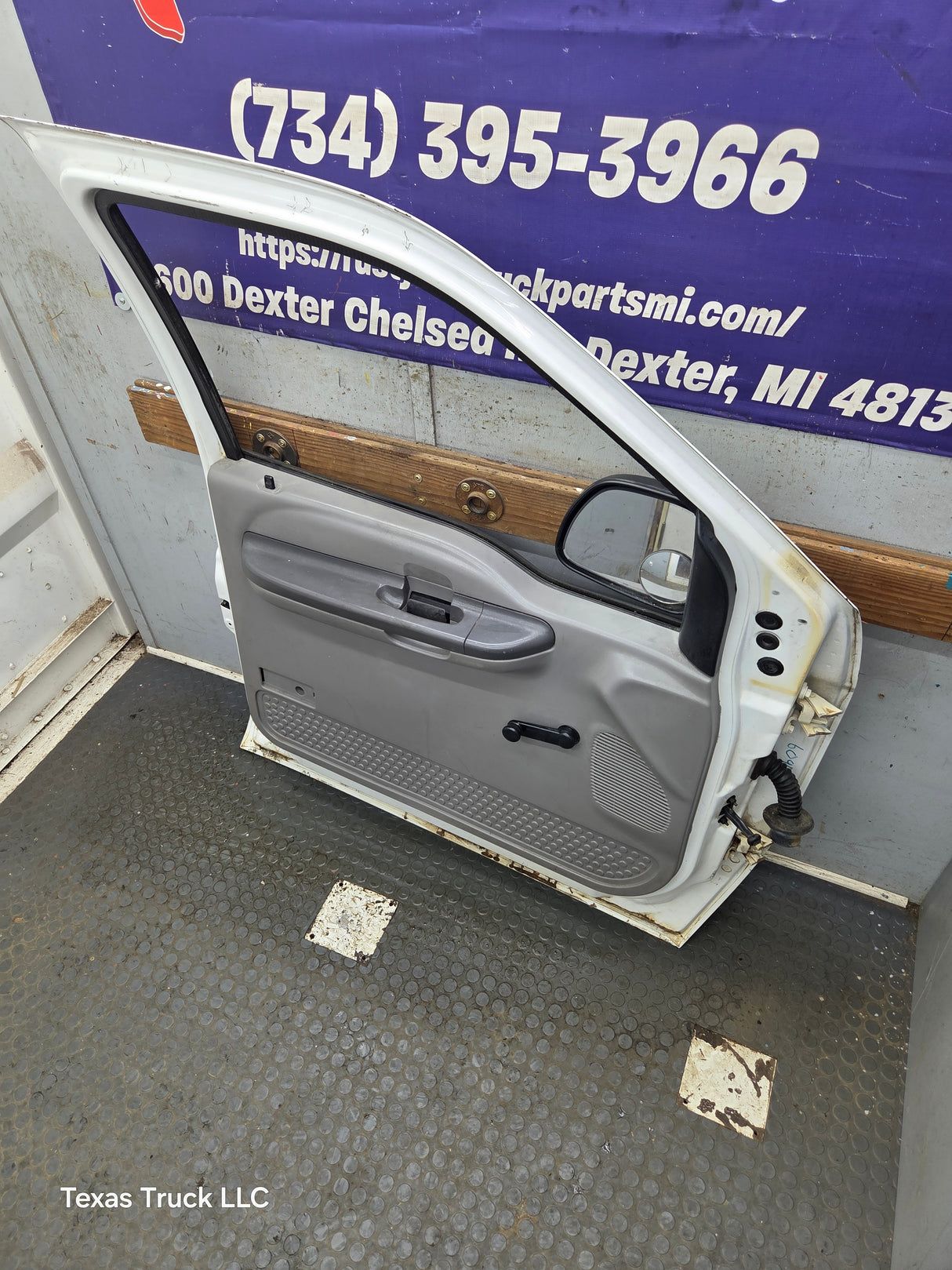 1999-2011 Ford Super Duty LH Driver Side Front Door F250 F350 F450 F550