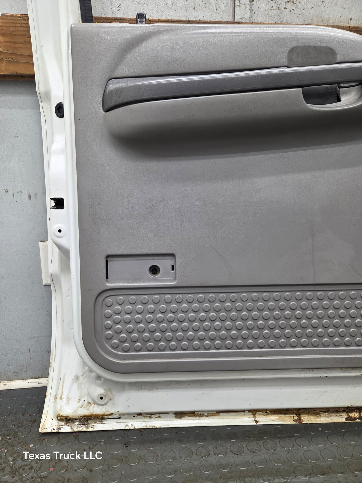1999-2011 Ford Super Duty LH Driver Side Front Door F250 F350 F450 F550