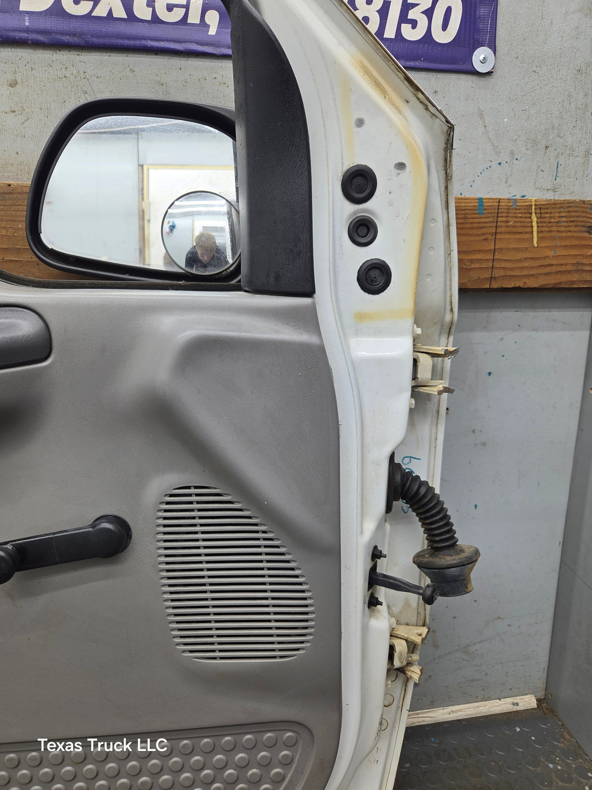 1999-2011 Ford Super Duty LH Driver Side Front Door F250 F350 F450 F550