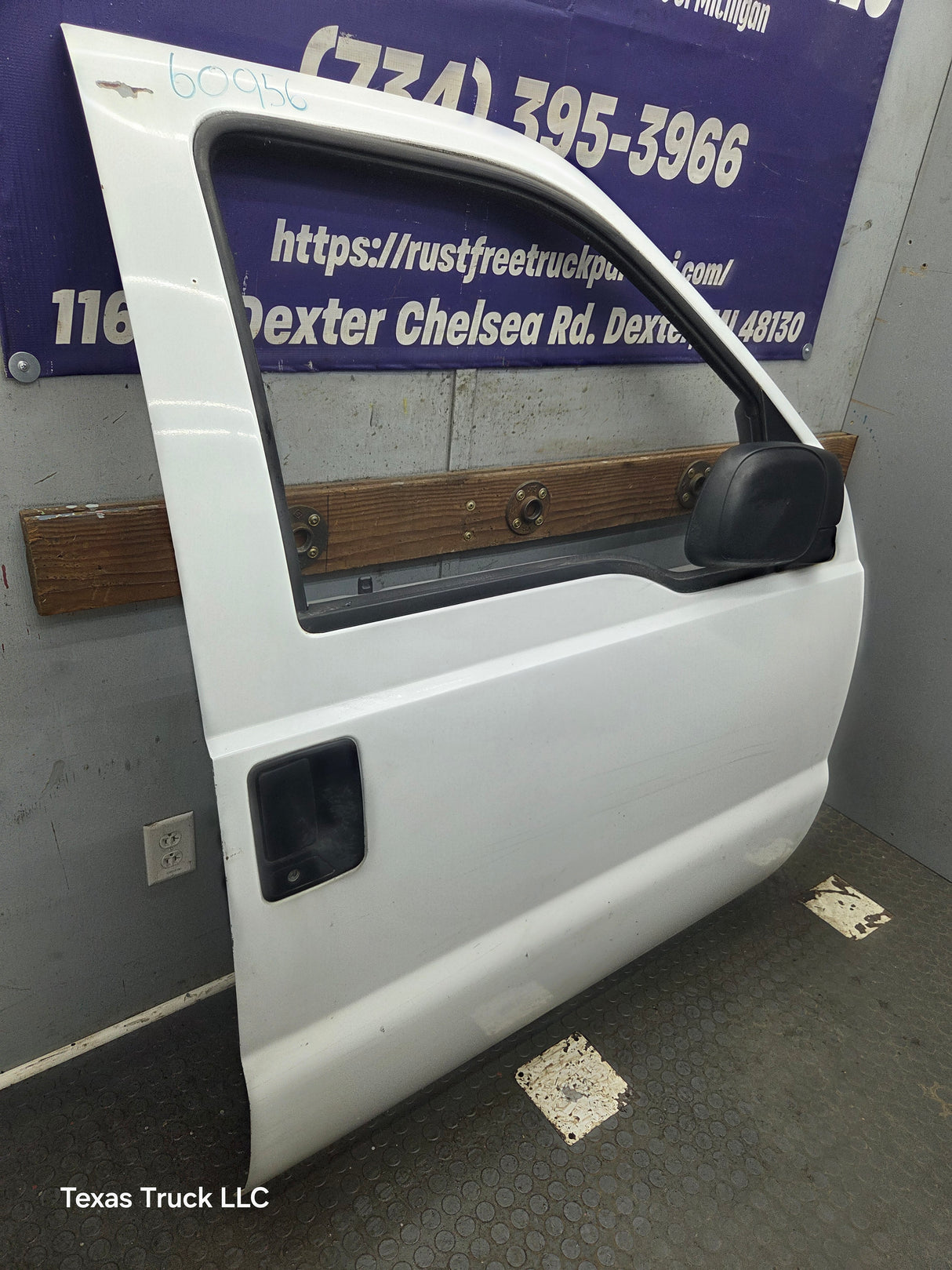 1999-2011 Ford Super Duty / Excursion Front Passenger Side RH Door F250 F350 F450 F550
