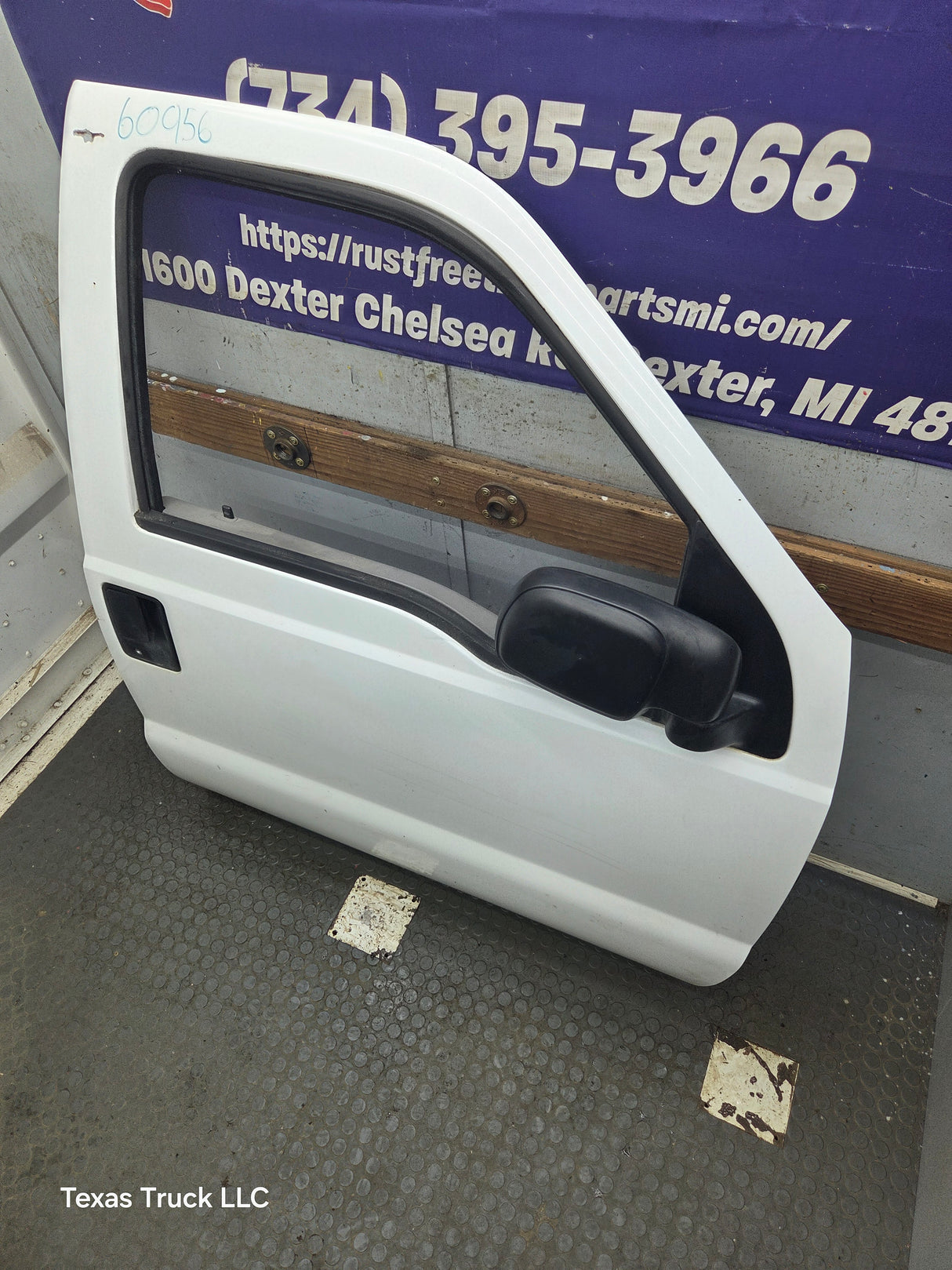 1999-2011 Ford Super Duty / Excursion Front Passenger Side RH Door F250 F350 F450 F550
