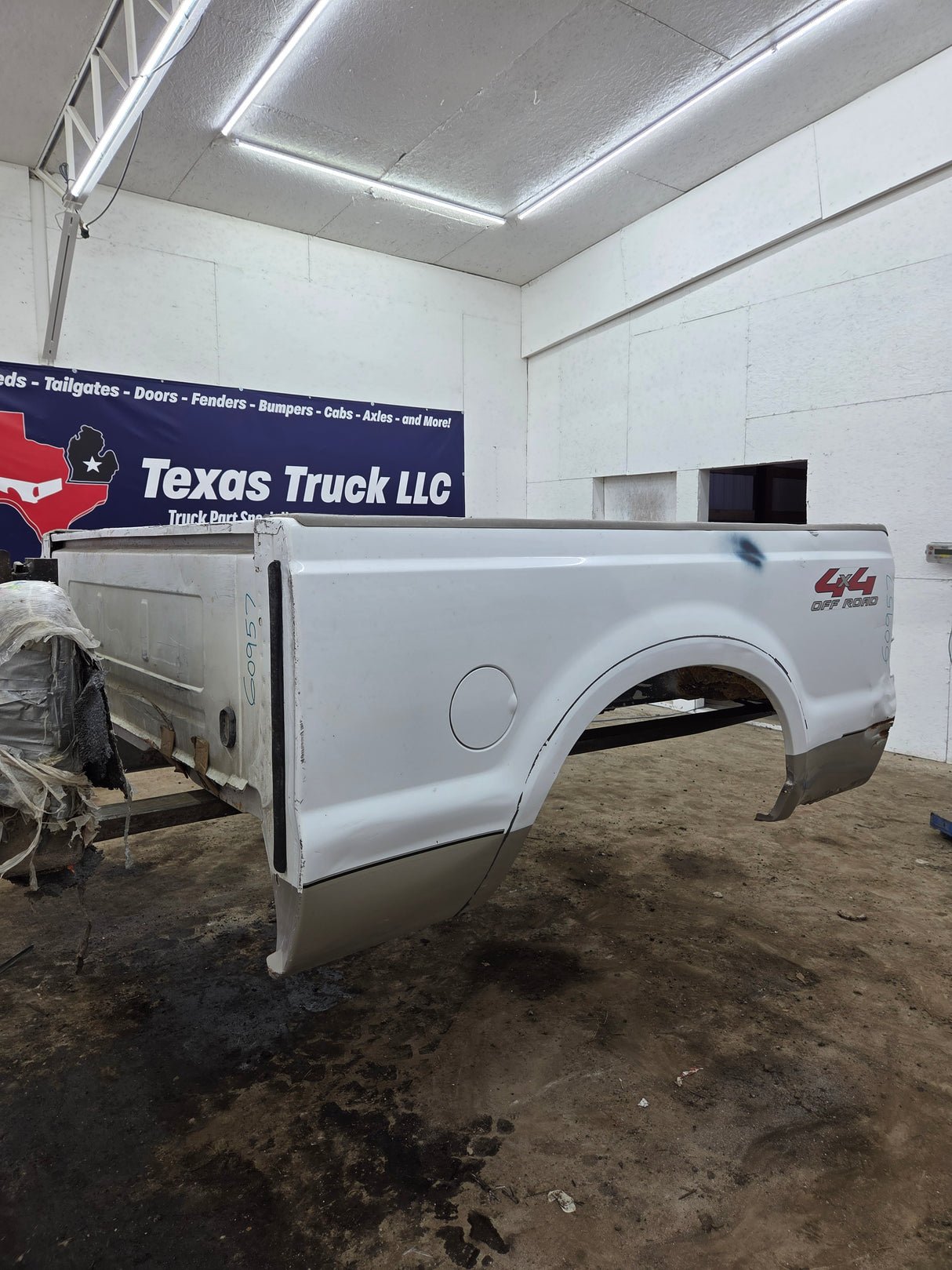 1999-2010 Ford Super Duty F250 F350 6' 9" Short Truck Bed