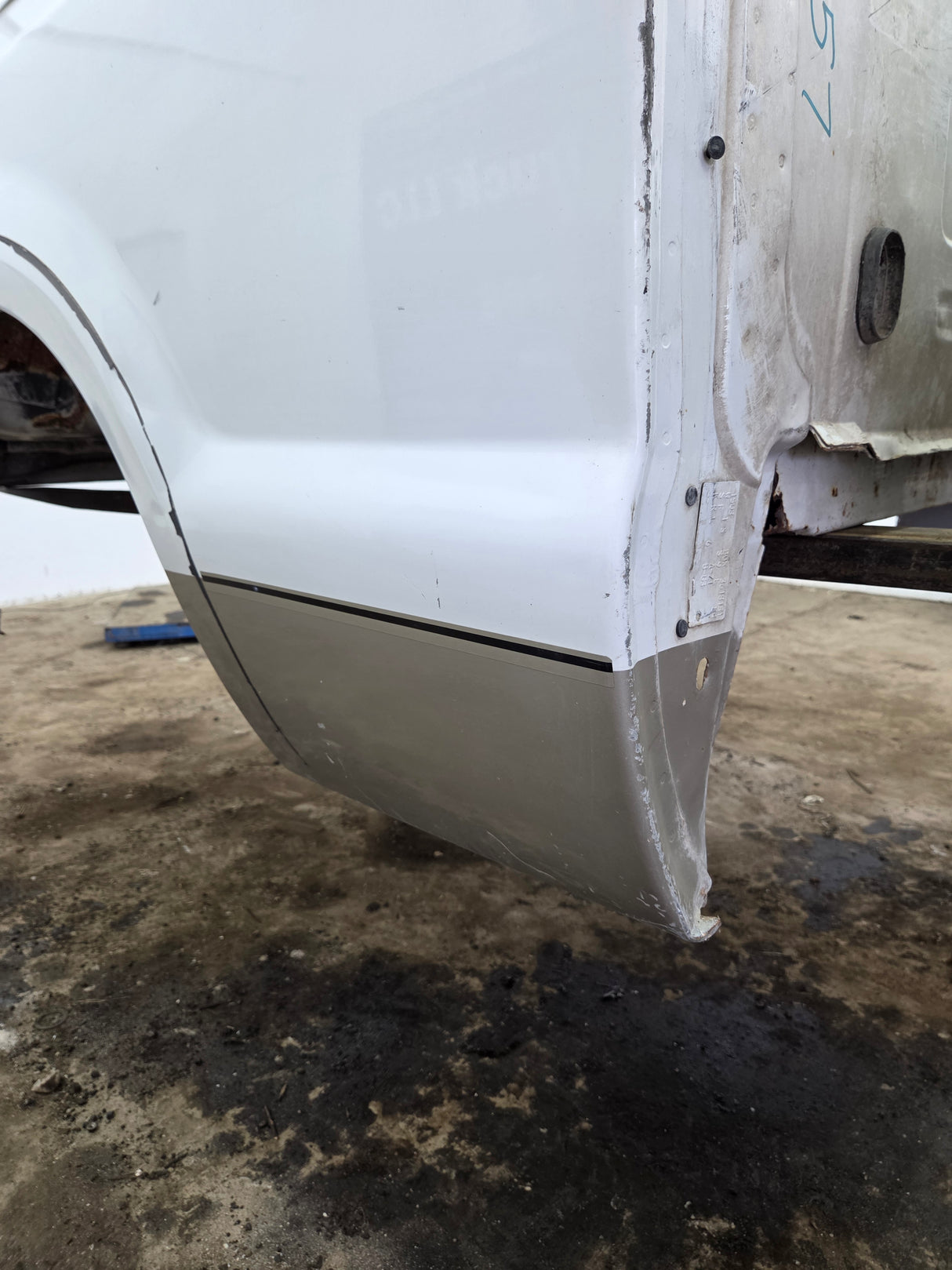 1999-2010 Ford Super Duty F250 F350 6' 9" Short Truck Bed