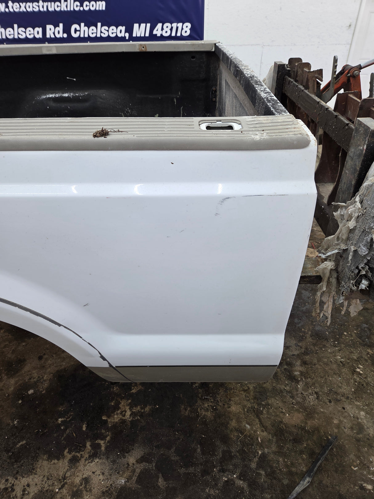 1999-2010 Ford Super Duty F250 F350 6' 9" Short Truck Bed