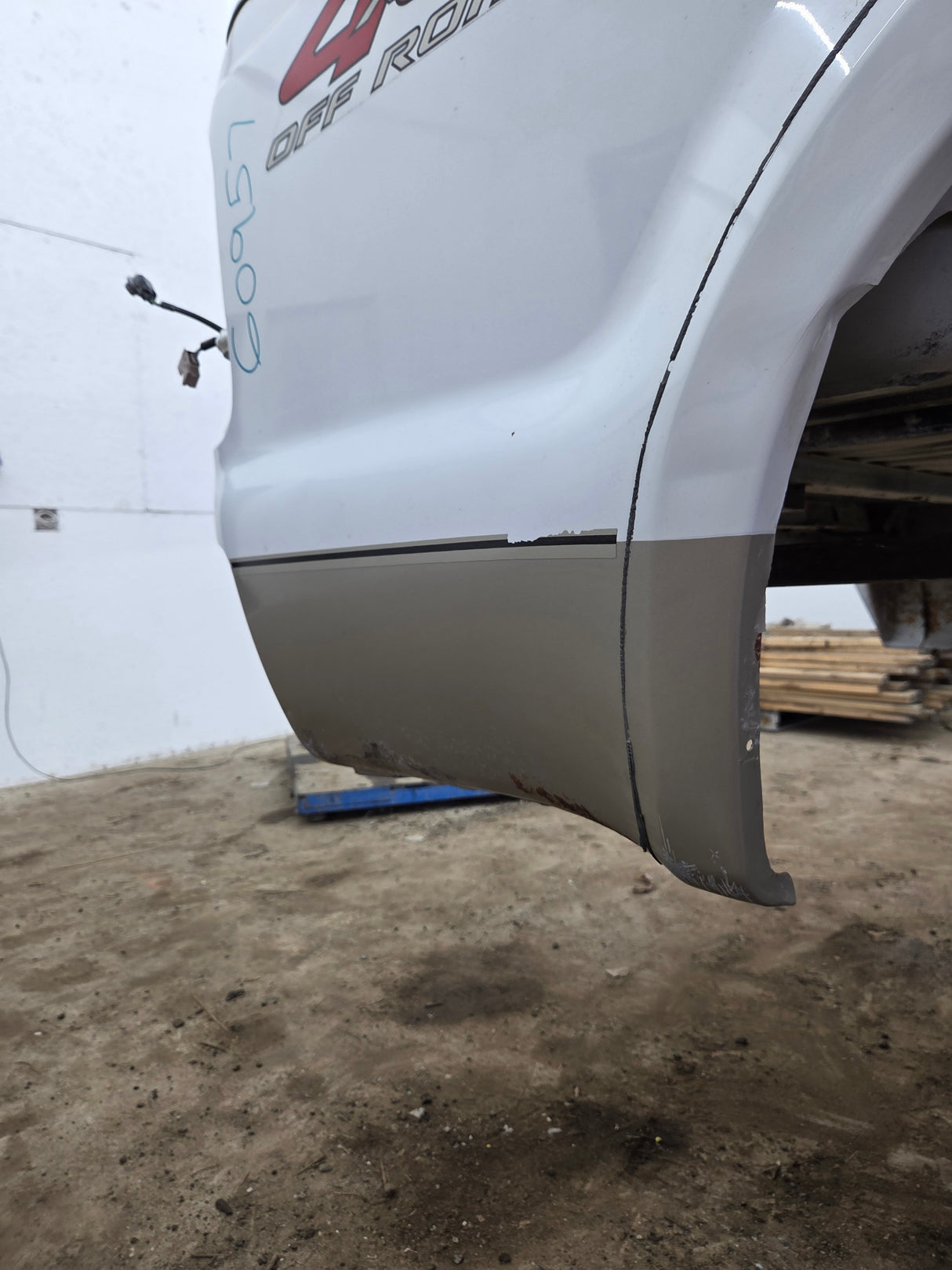 1999-2010 Ford Super Duty F250 F350 6' 9" Short Truck Bed