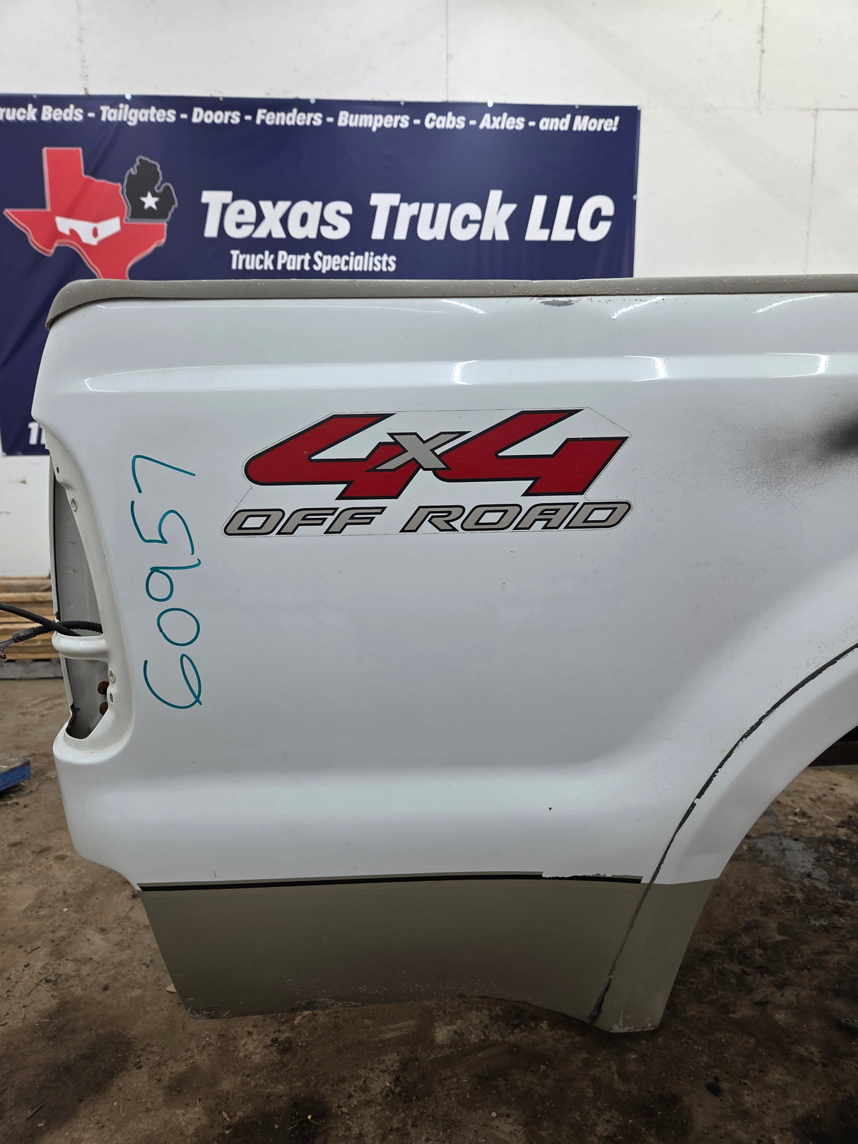 1999-2010 Ford Super Duty F250 F350 6' 9" Short Truck Bed