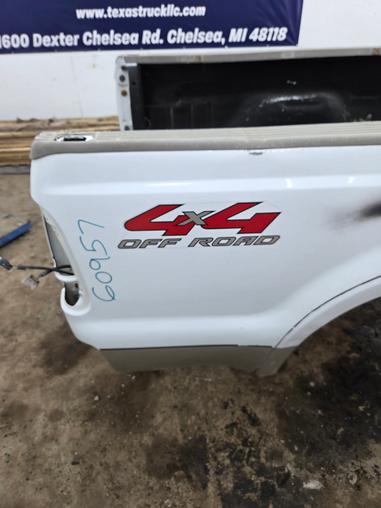 1999-2010 Ford Super Duty F250 F350 6' 9" Short Truck Bed