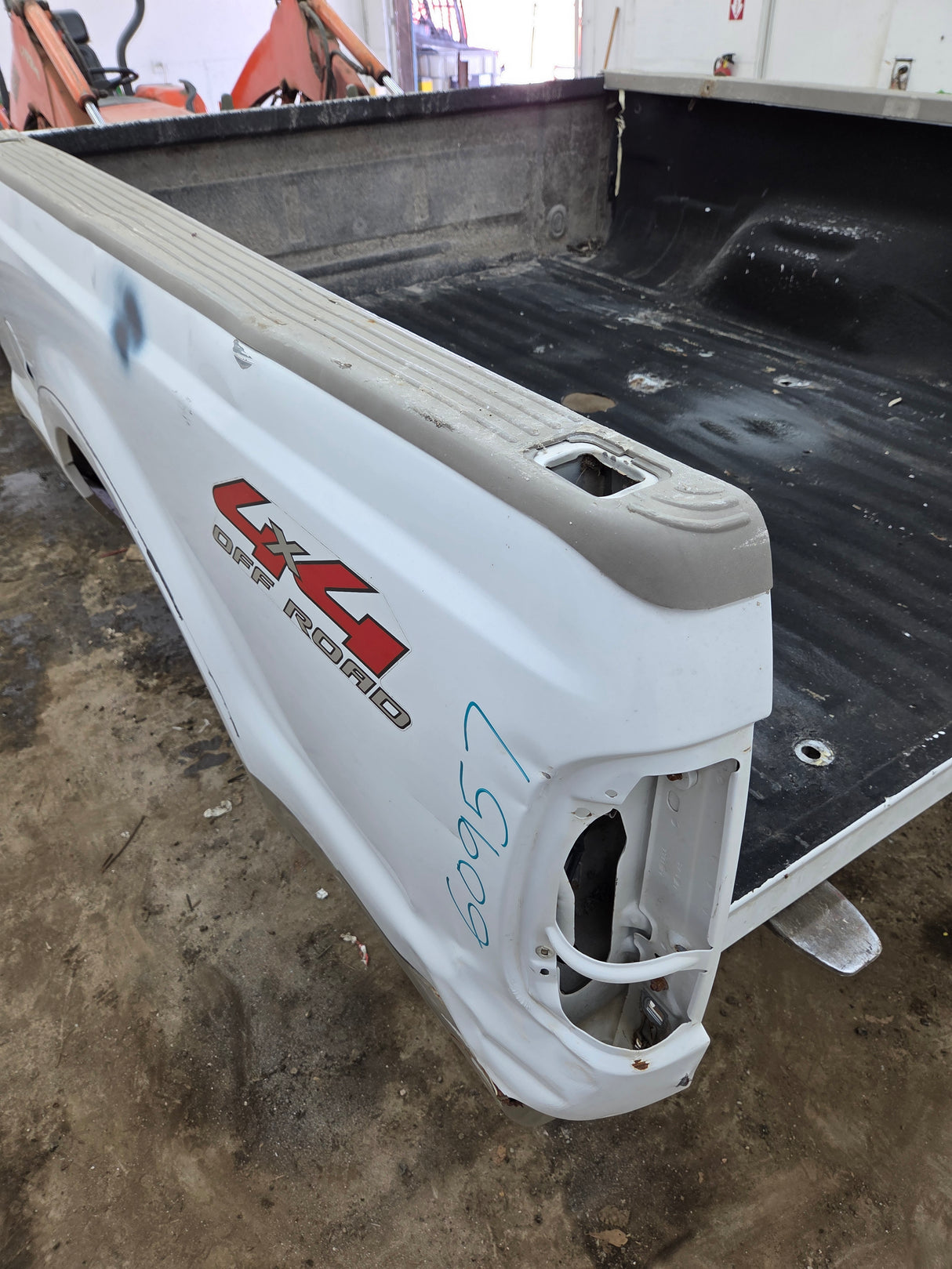 1999-2010 Ford Super Duty F250 F350 6' 9" Short Truck Bed