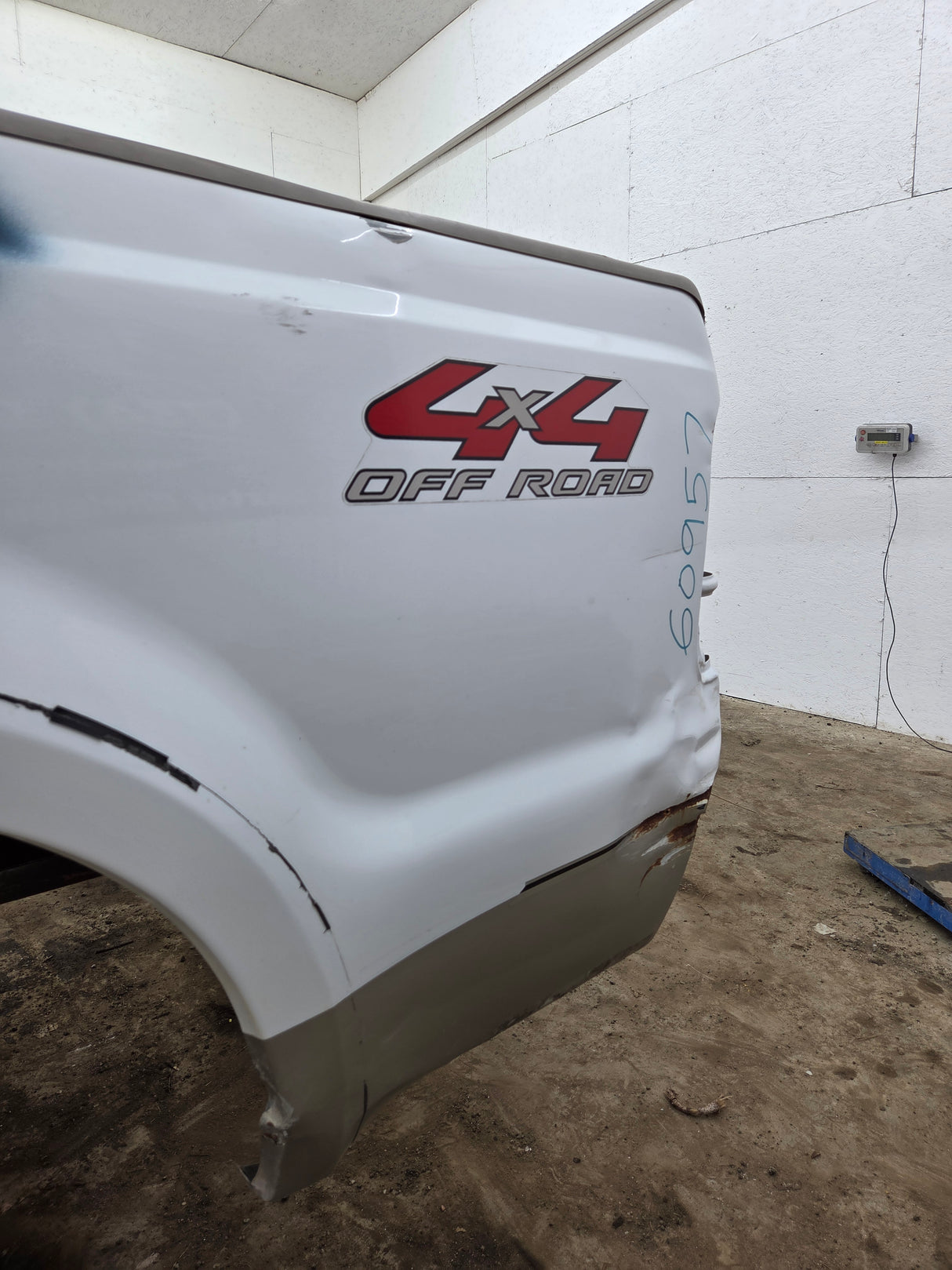 1999-2010 Ford Super Duty F250 F350 6' 9" Short Truck Bed