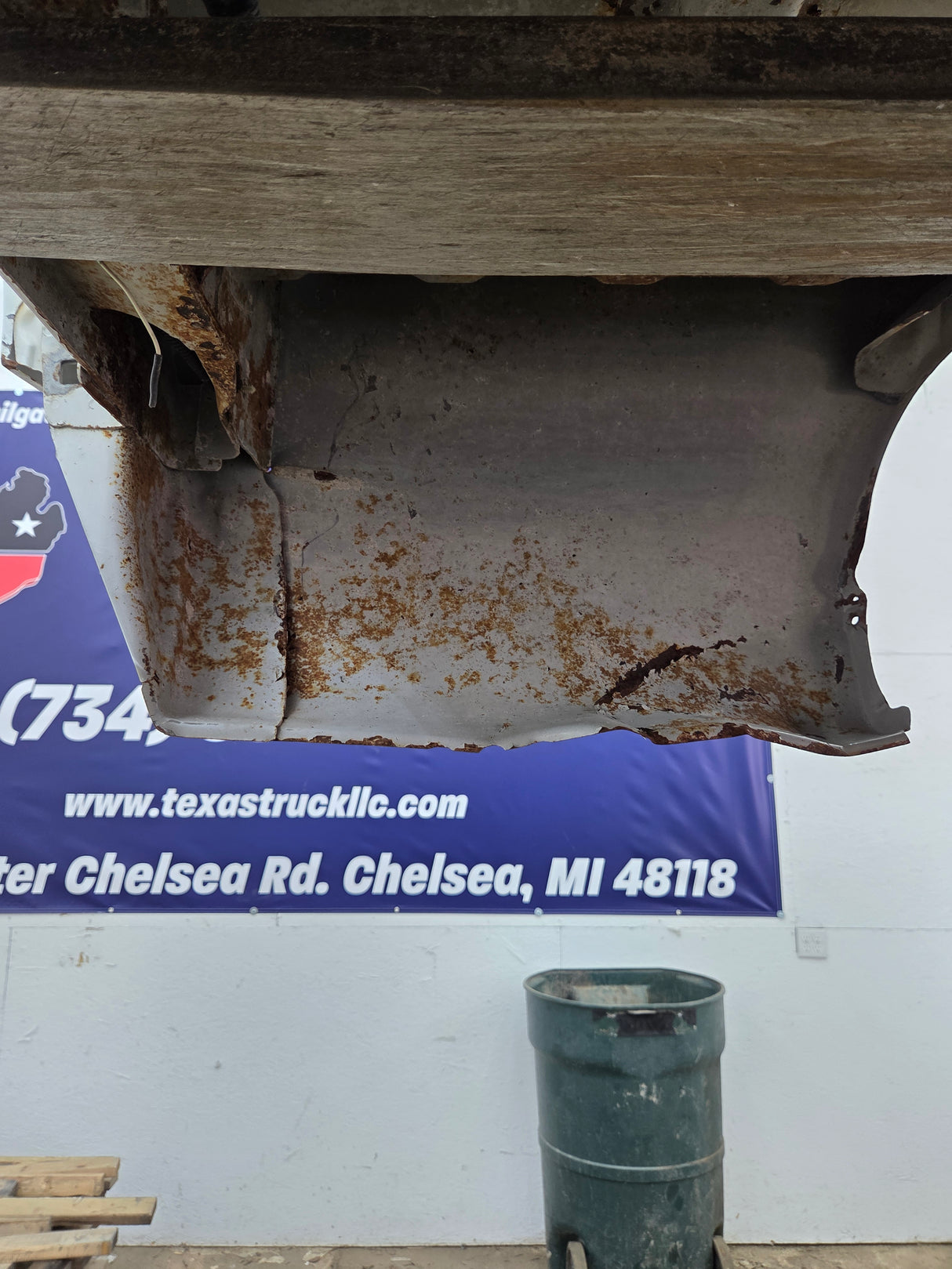 1999-2010 Ford Super Duty F250 F350 6' 9" Short Truck Bed