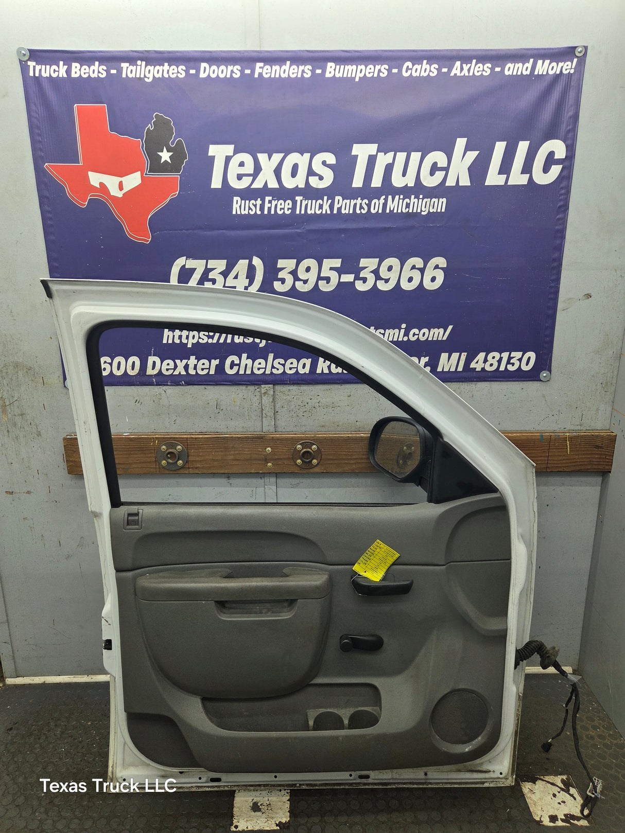 2007-2013 Chevrolet Silverado / GMC Sierra 1500 2500 3500 HD LH Front Driver Side Door