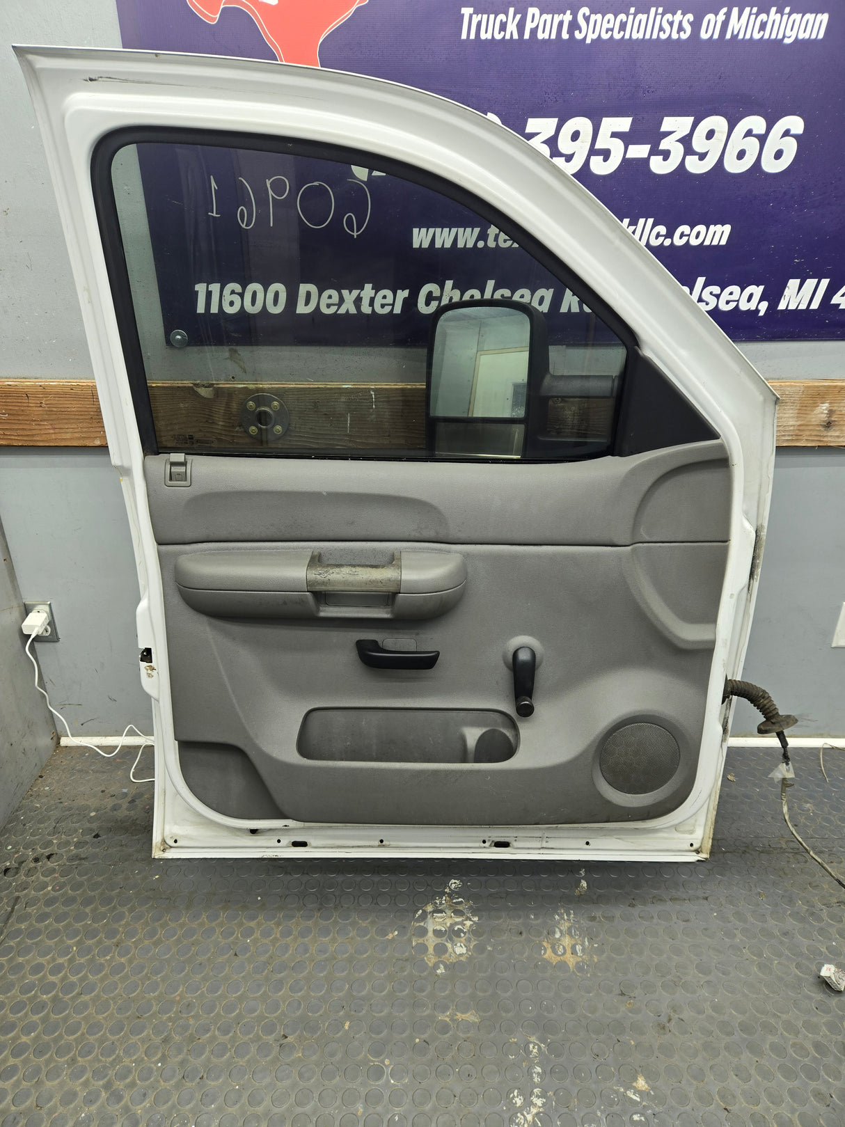 2007-2013 Chevrolet Silverado / GMC Sierra 1500 2500 3500 HD LH Front Driver Side Door