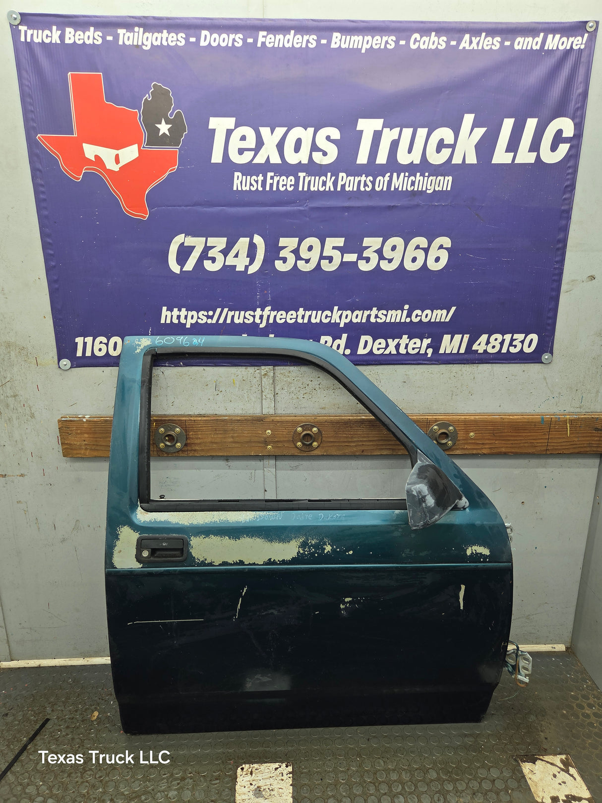 1992-1996 Dodge Dakota RH Passenger Side Front Door