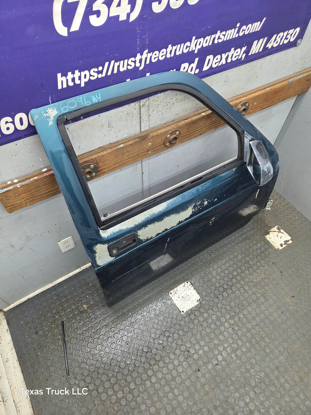 1992-1996 Dodge Dakota RH Passenger Side Front Door