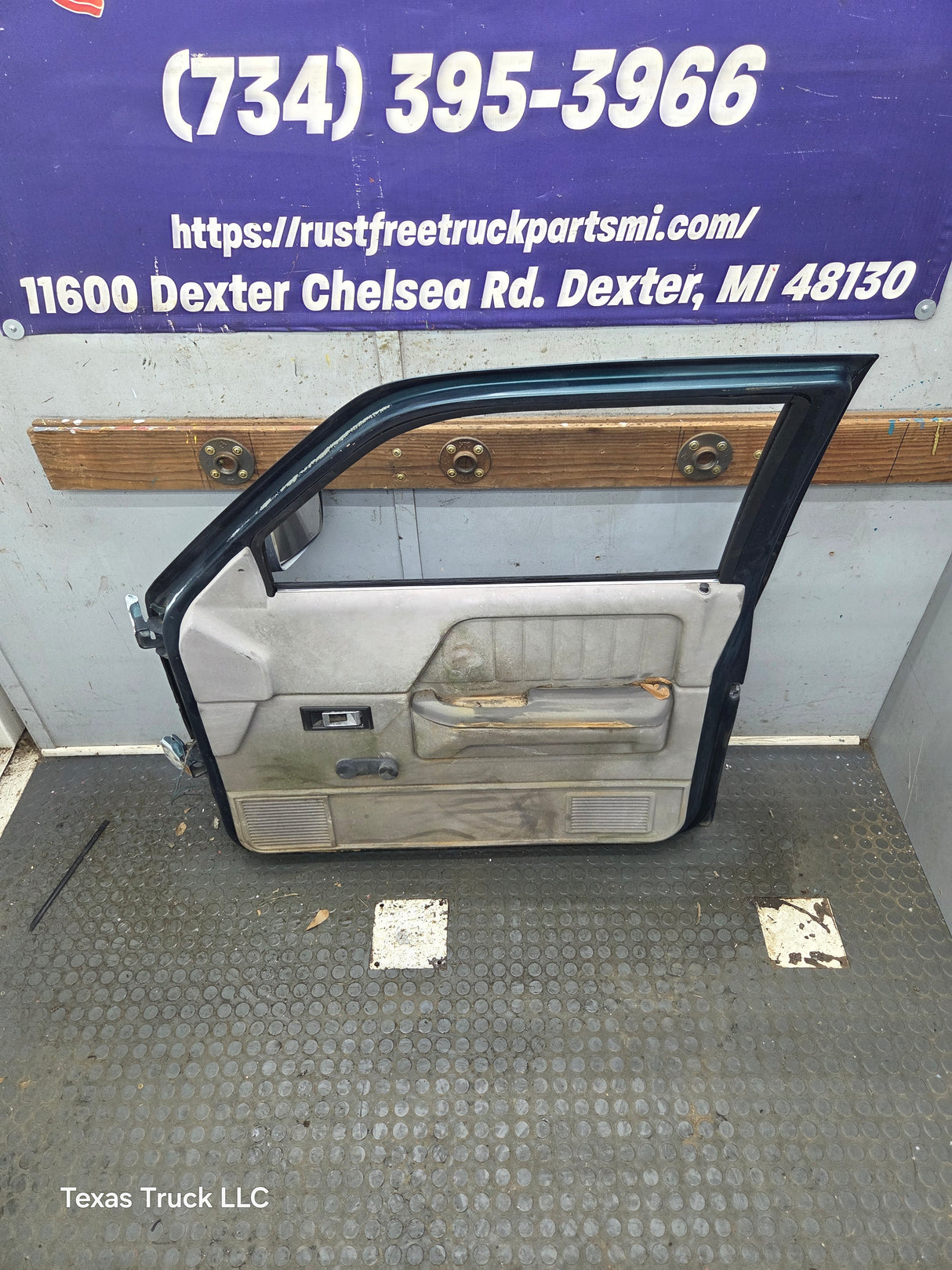 1992-1996 Dodge Dakota RH Passenger Side Front Door
